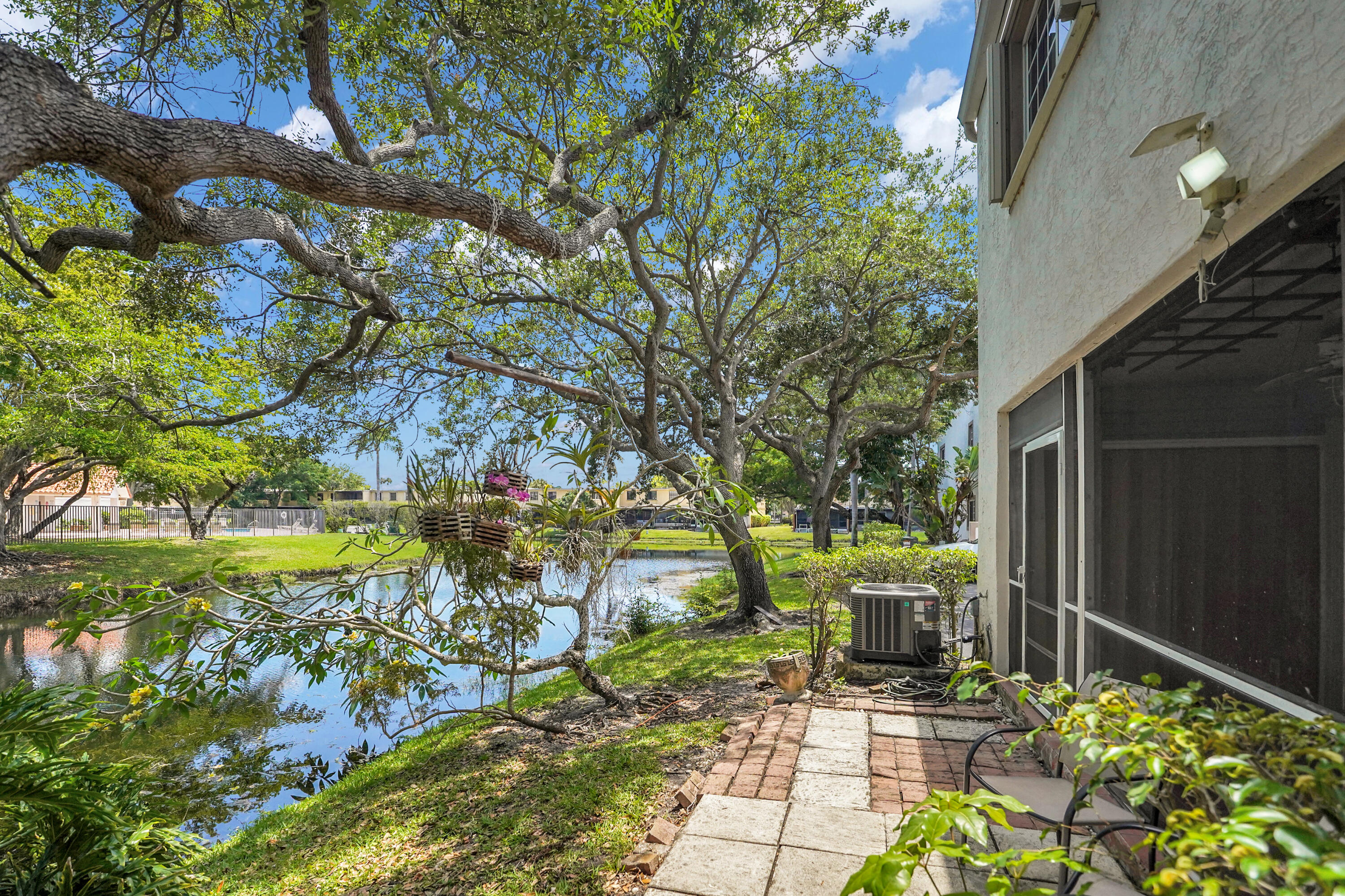 9499 NW 42nd Street