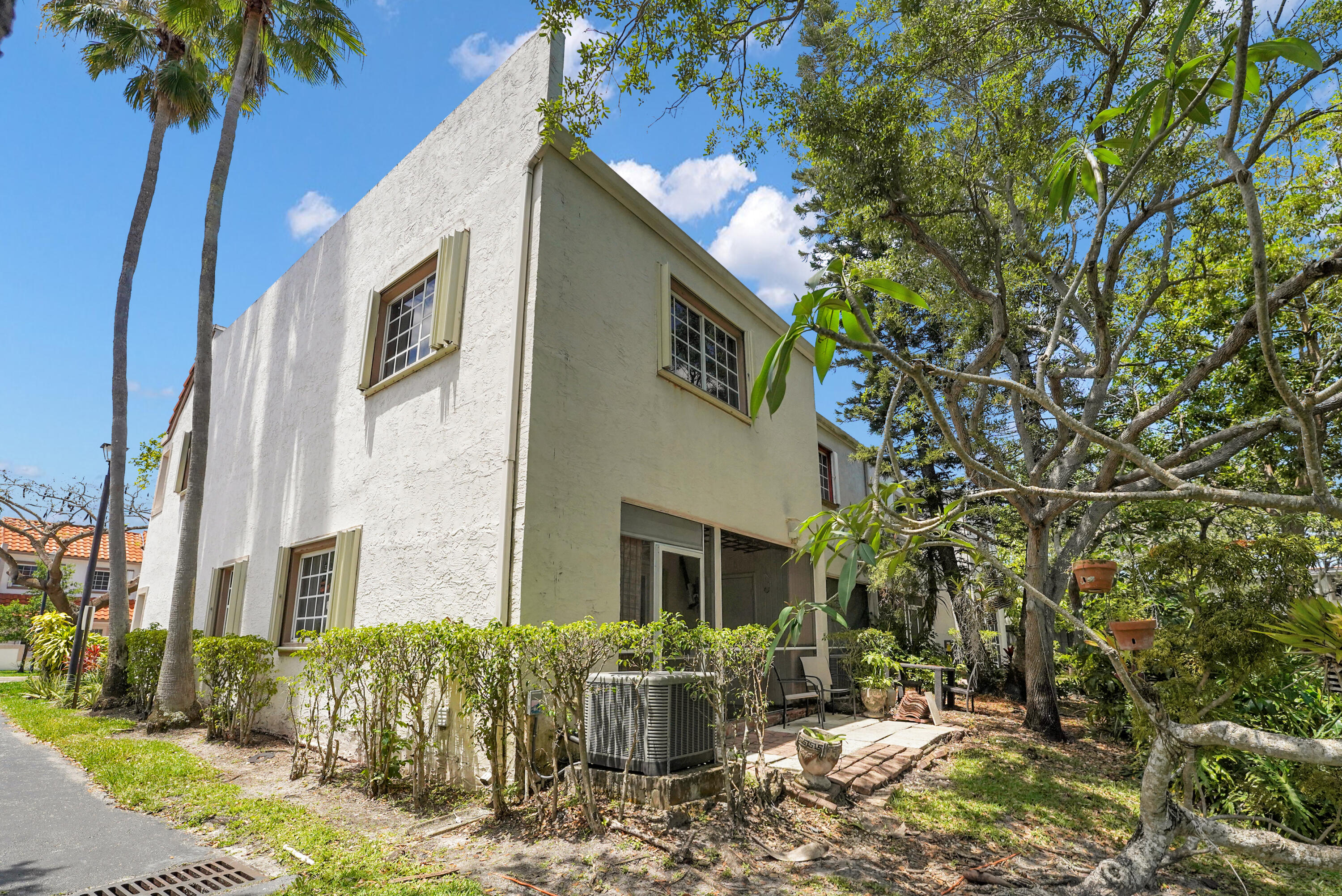 9499 NW 42nd Street