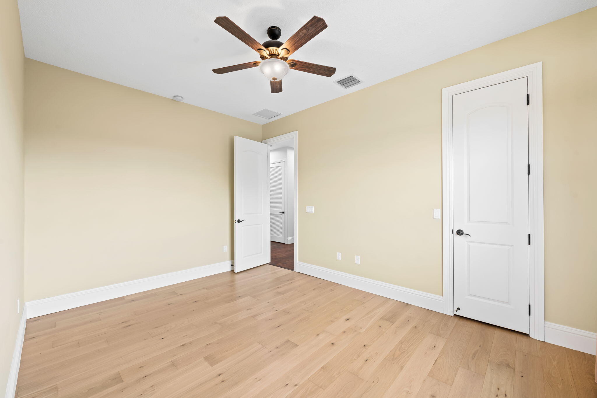1261 NE 27th Way