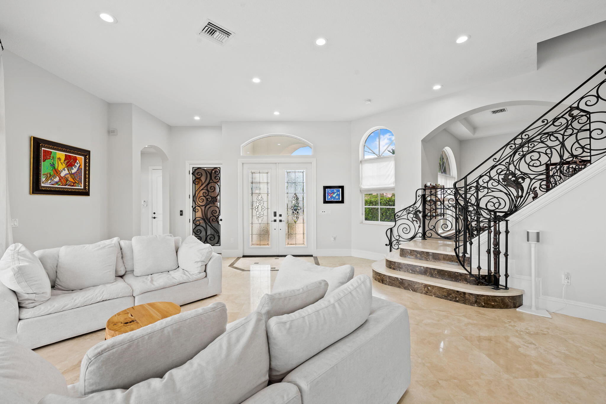 1261 NE 27th Way