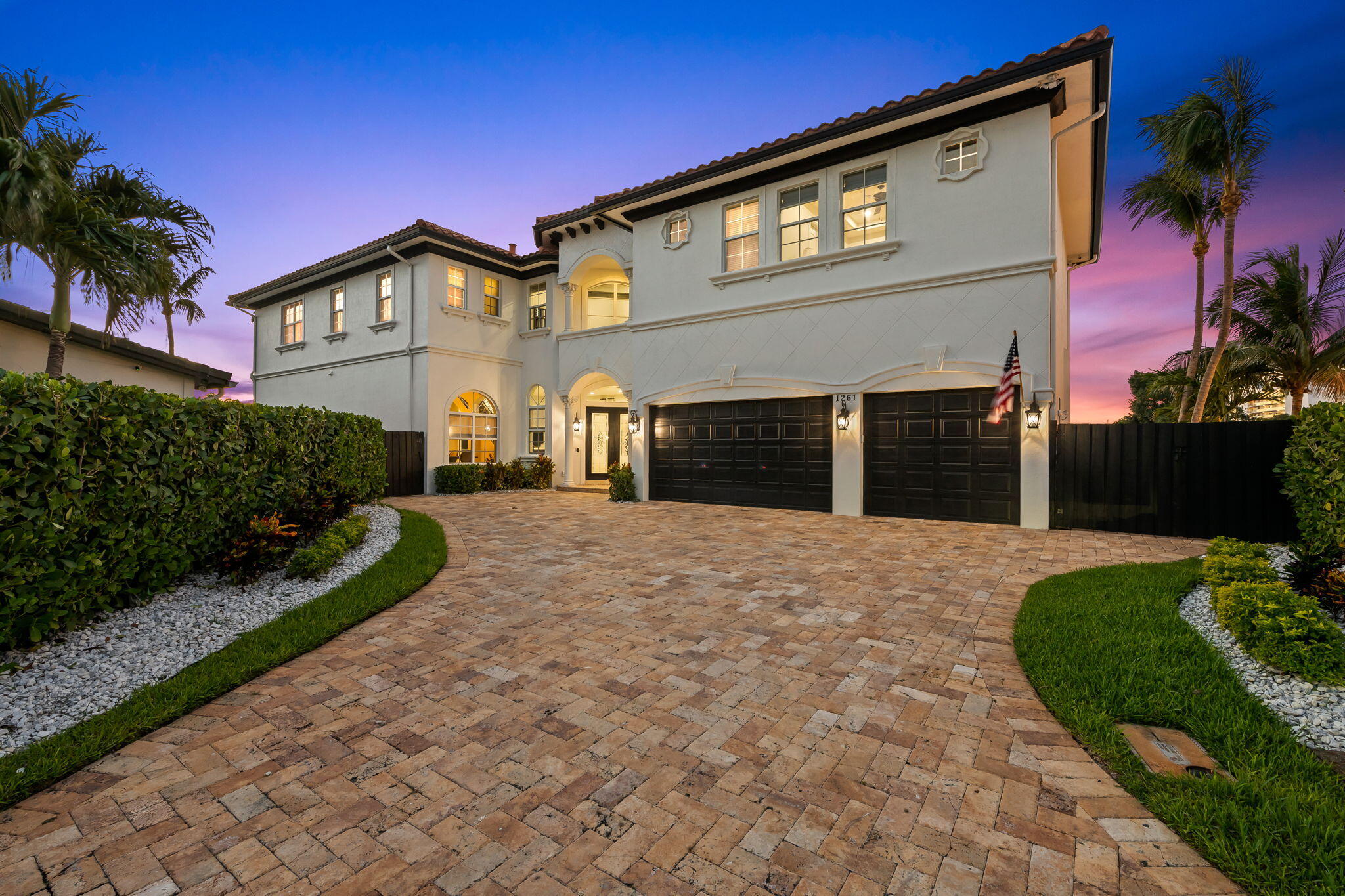 1261 NE 27th Way