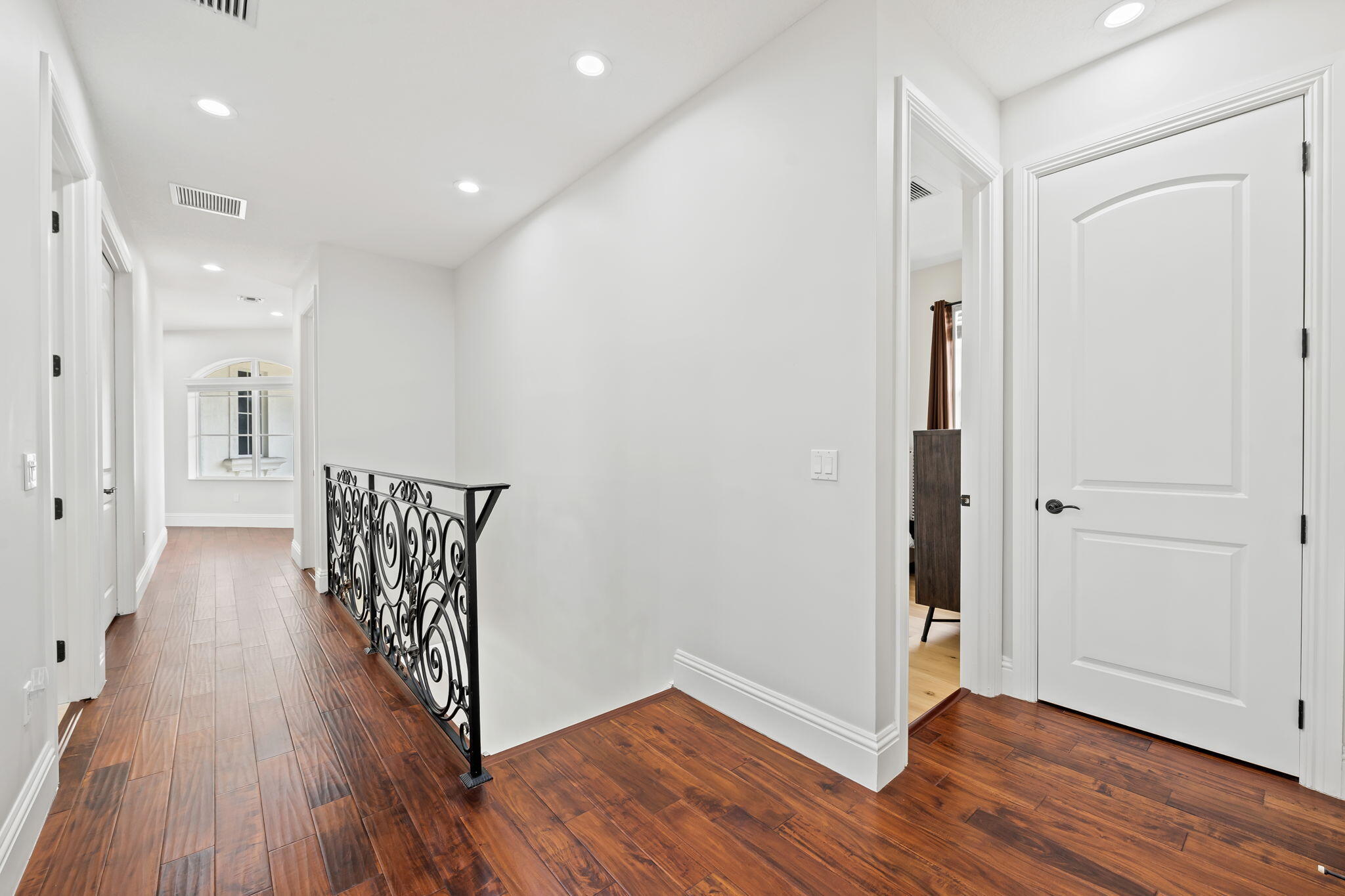 1261 NE 27th Way