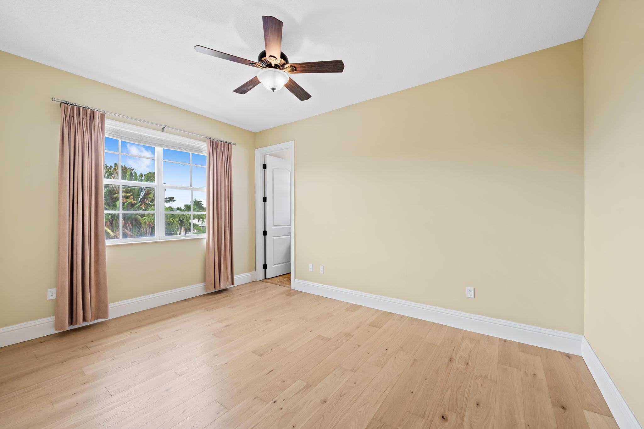 1261 NE 27th Way