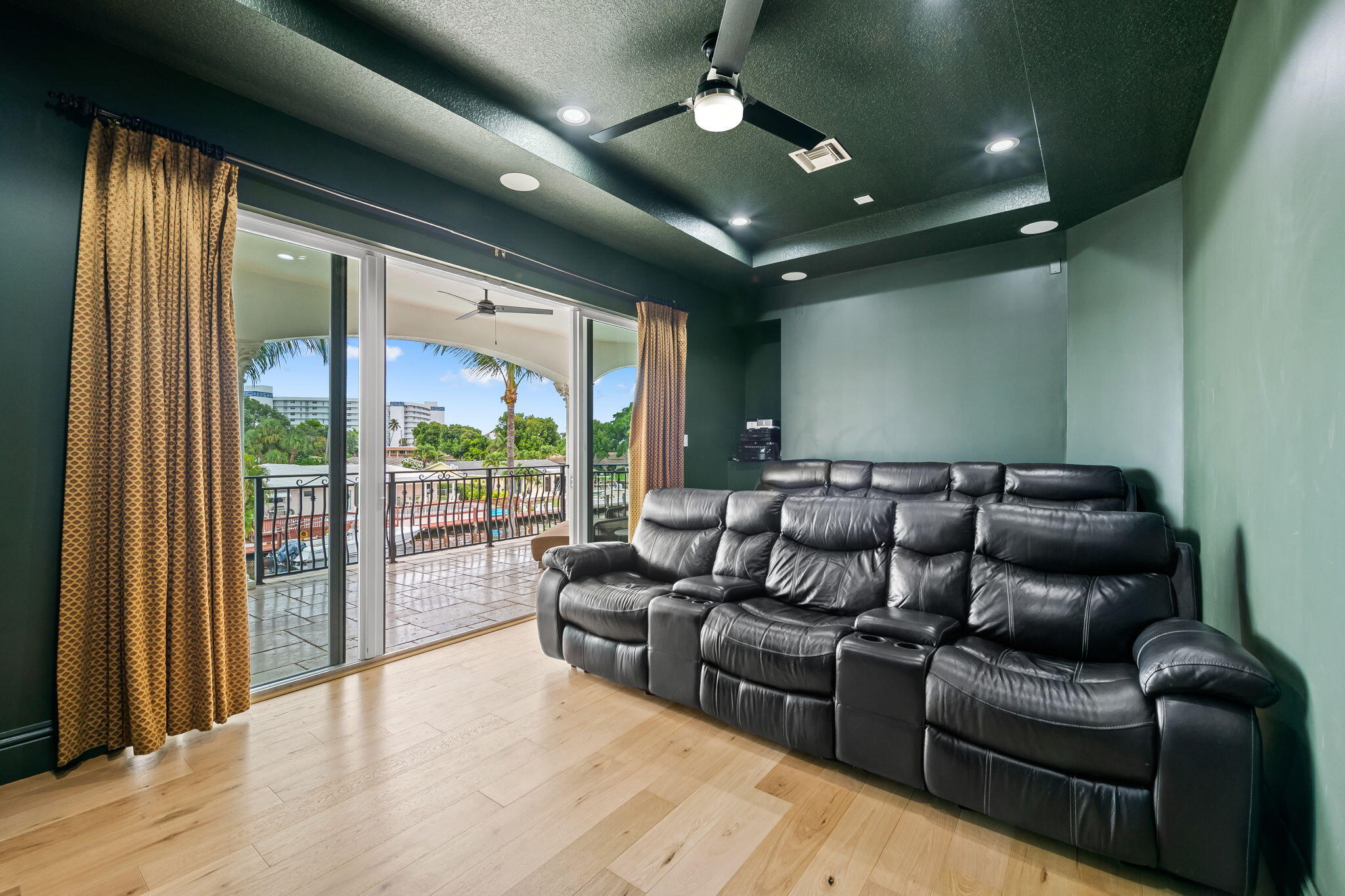 1261 NE 27th Way