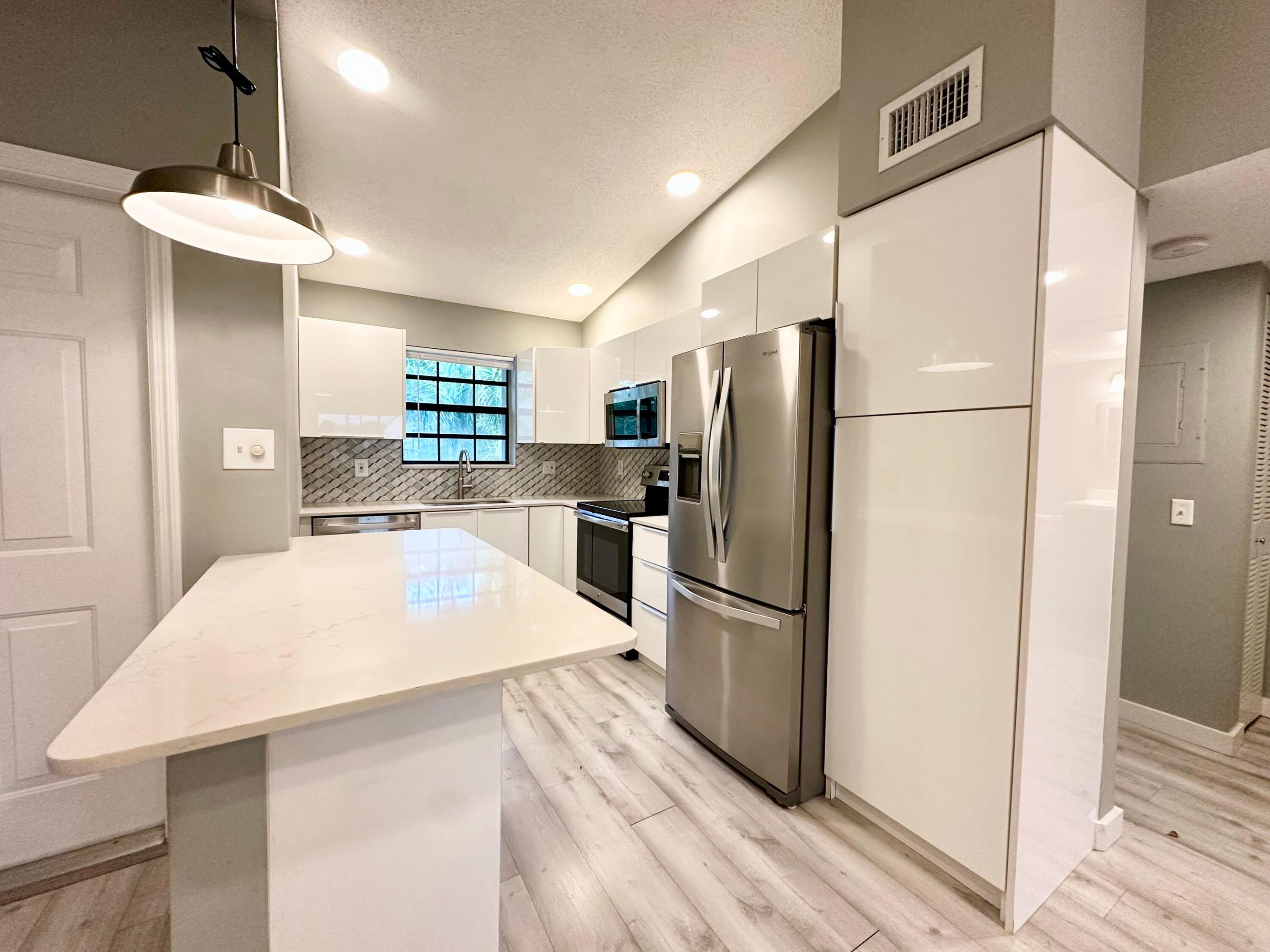 2800 Palmwood Terrace 2210