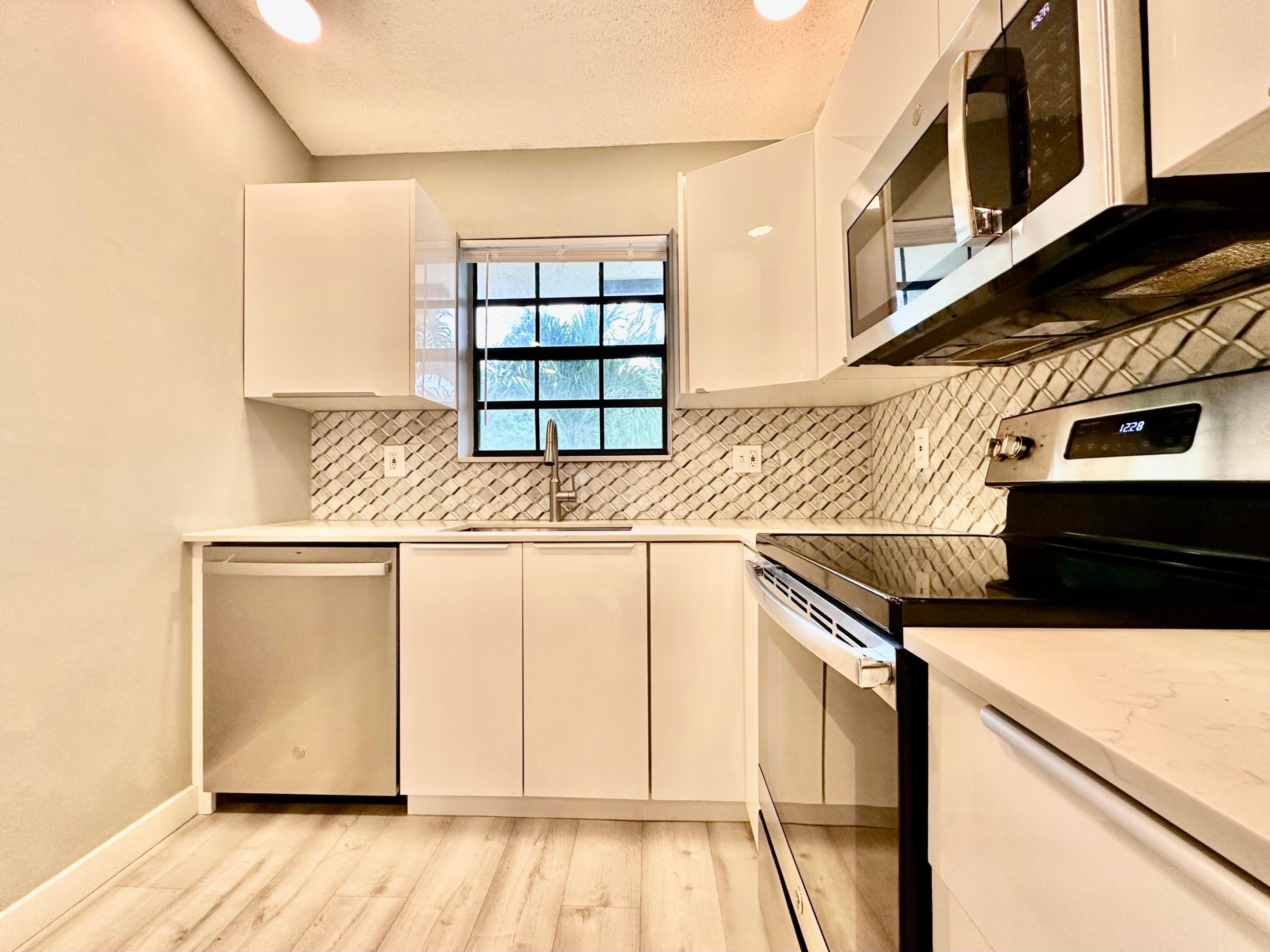 2800 Palmwood Terrace 2210