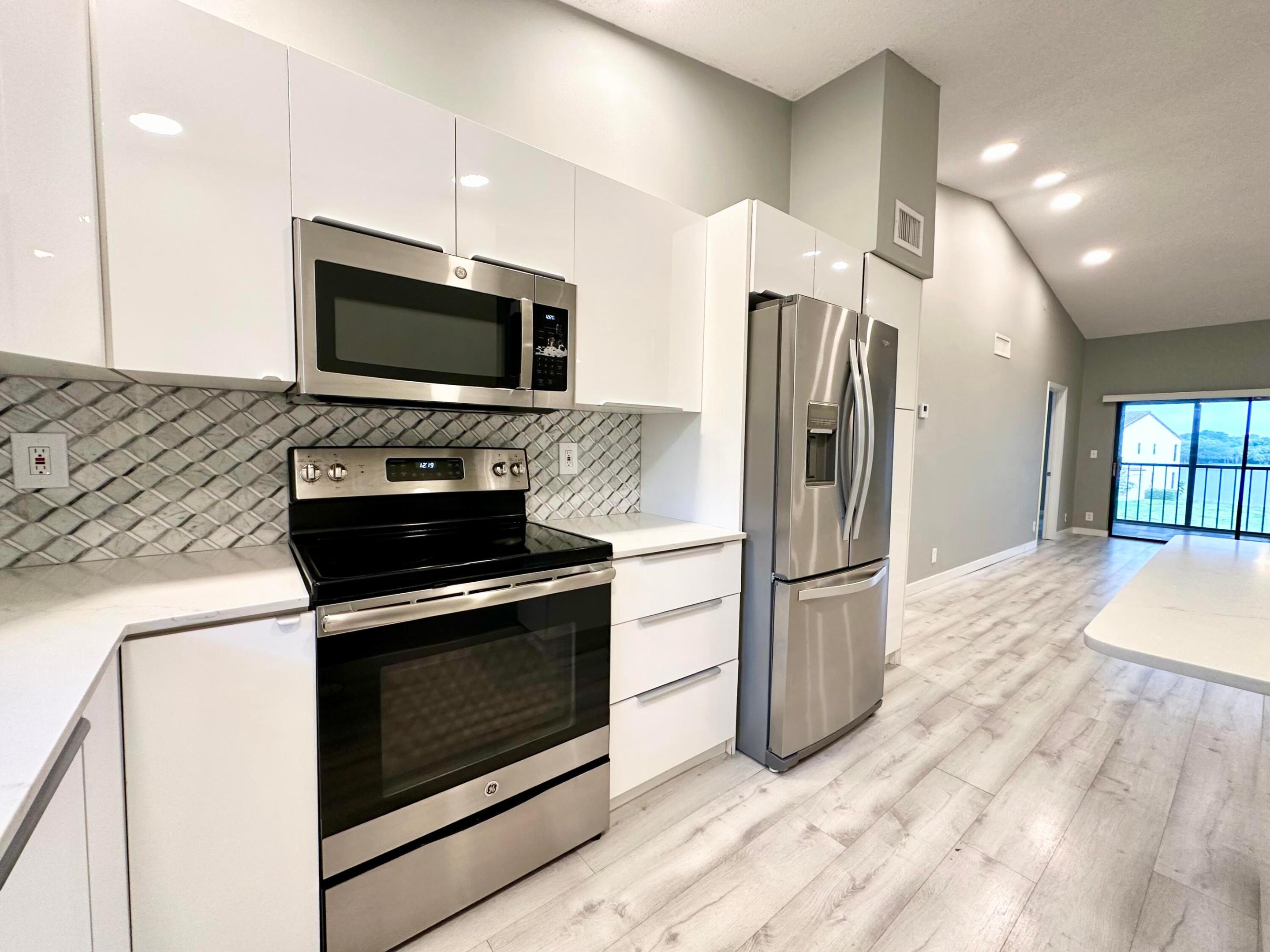 2800 Palmwood Terrace 2210