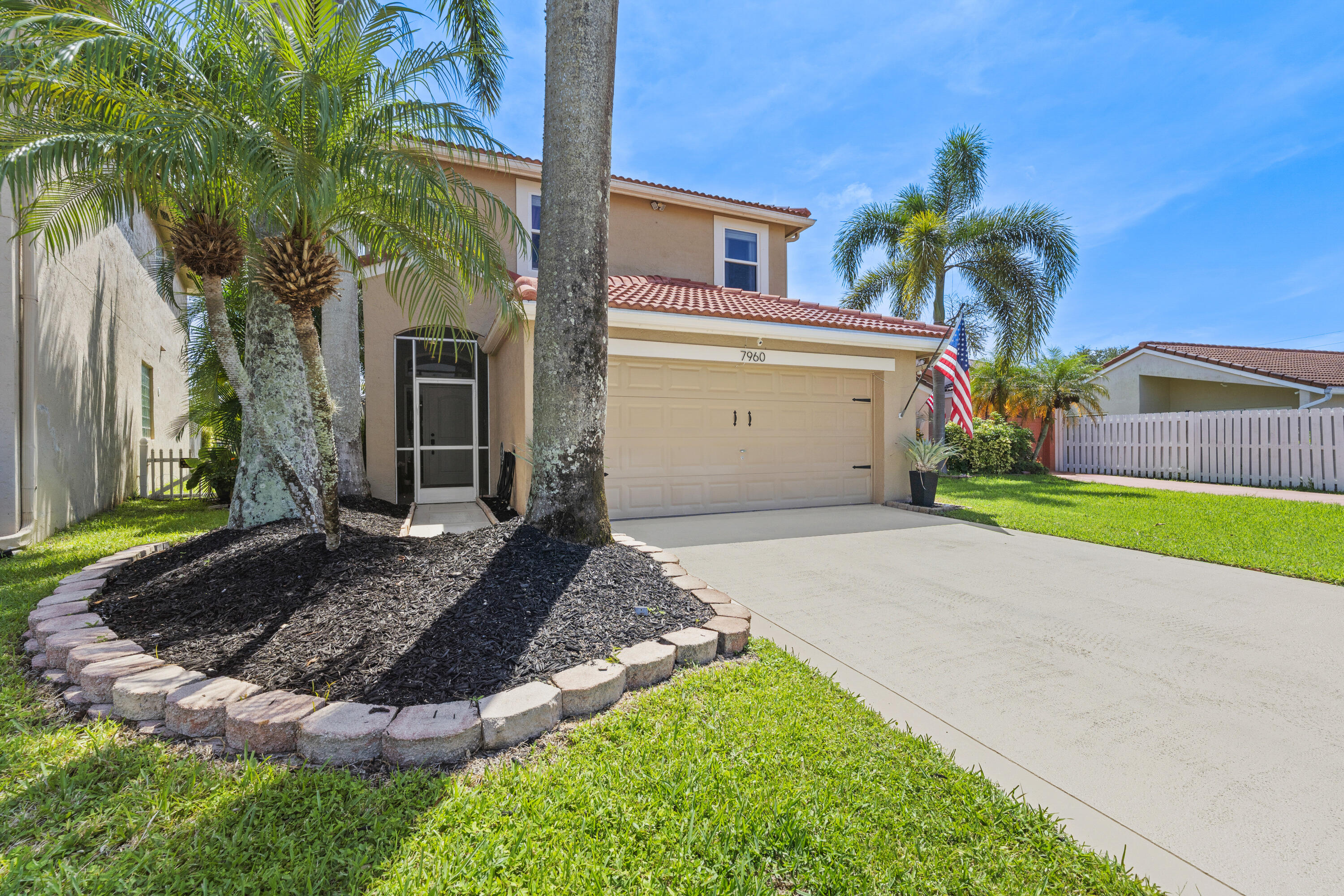7960 La Rose Court