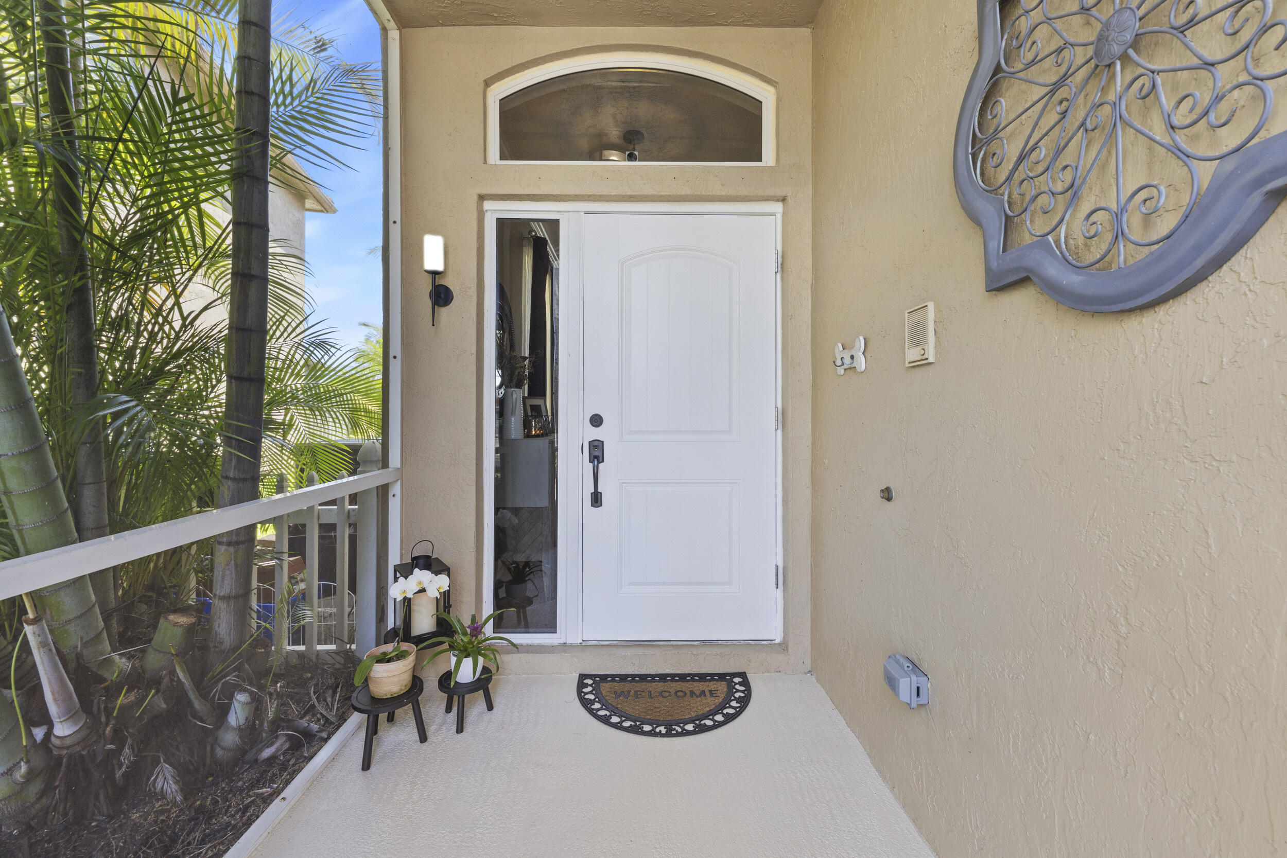 7960 La Rose Court