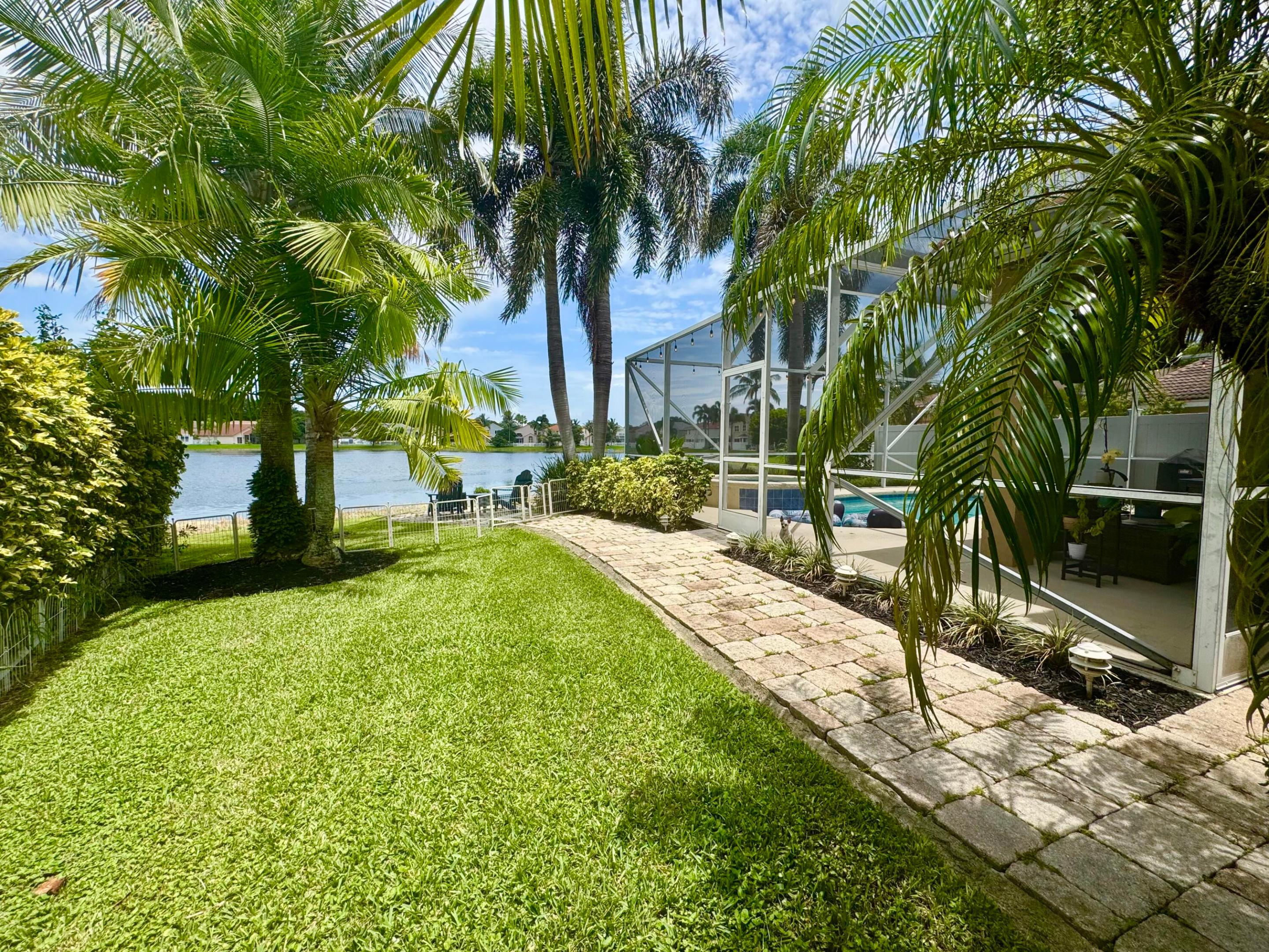 7960 La Rose Court