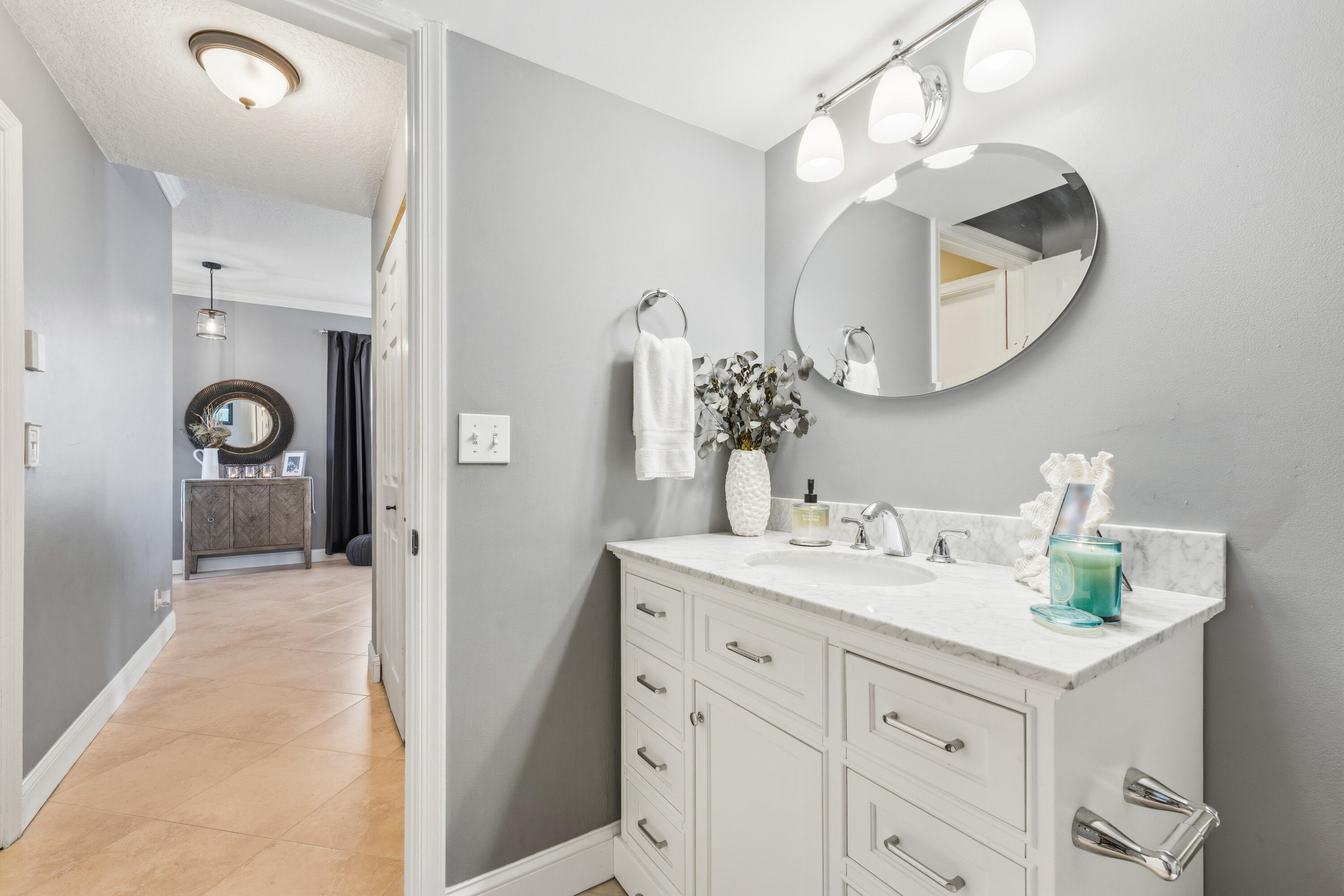 7960 La Rose Court