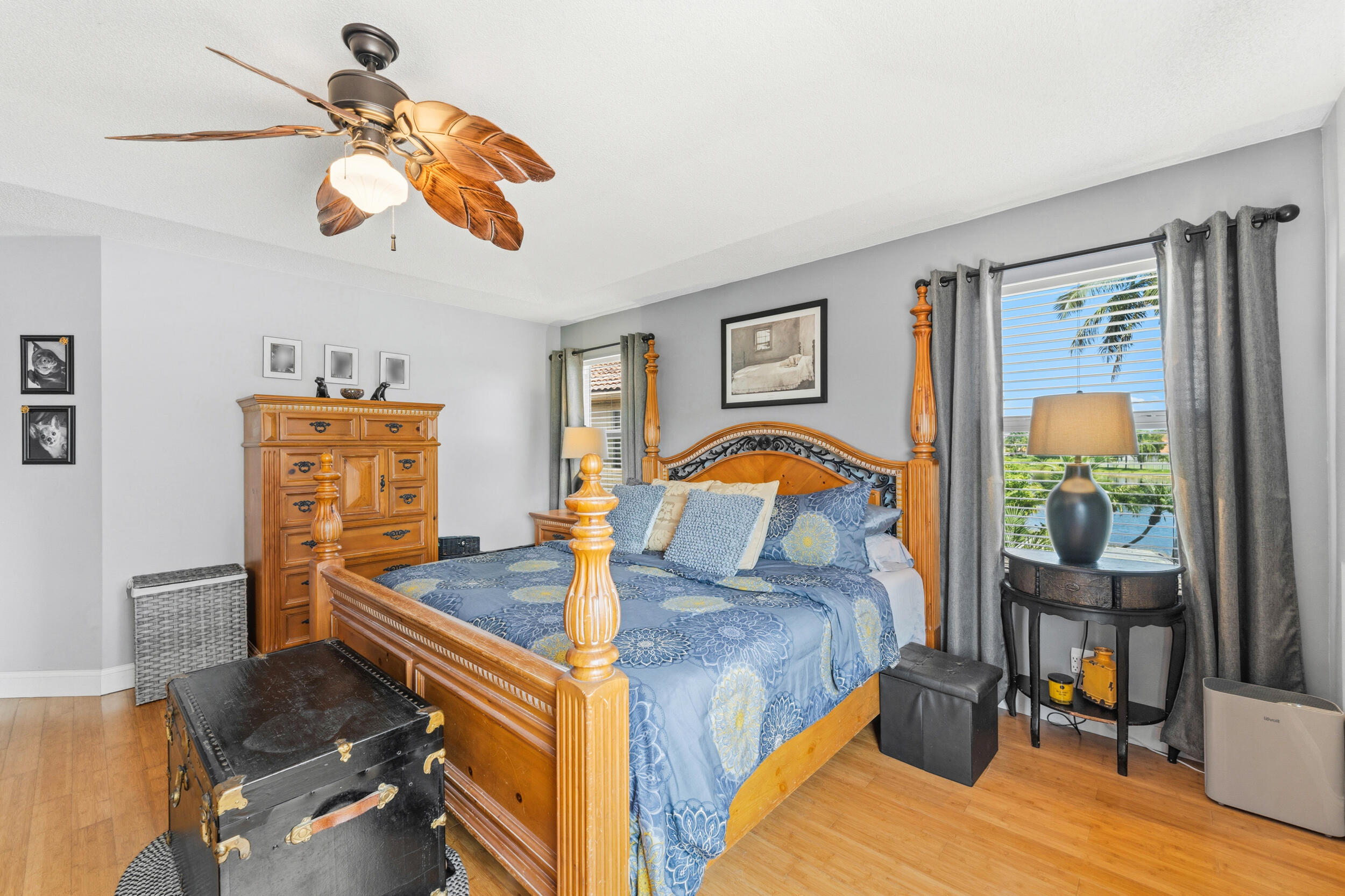 7960 La Rose Court