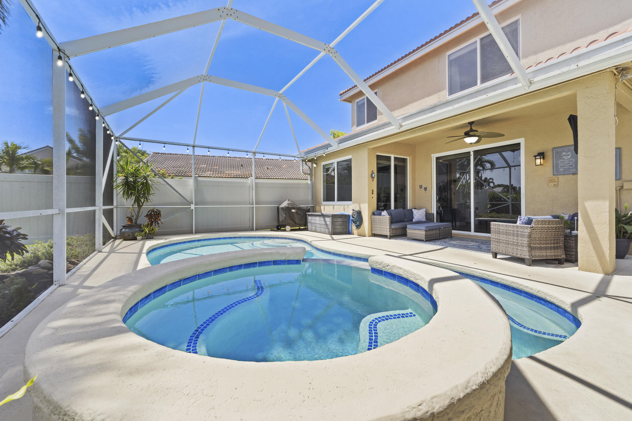 7960 La Rose Court