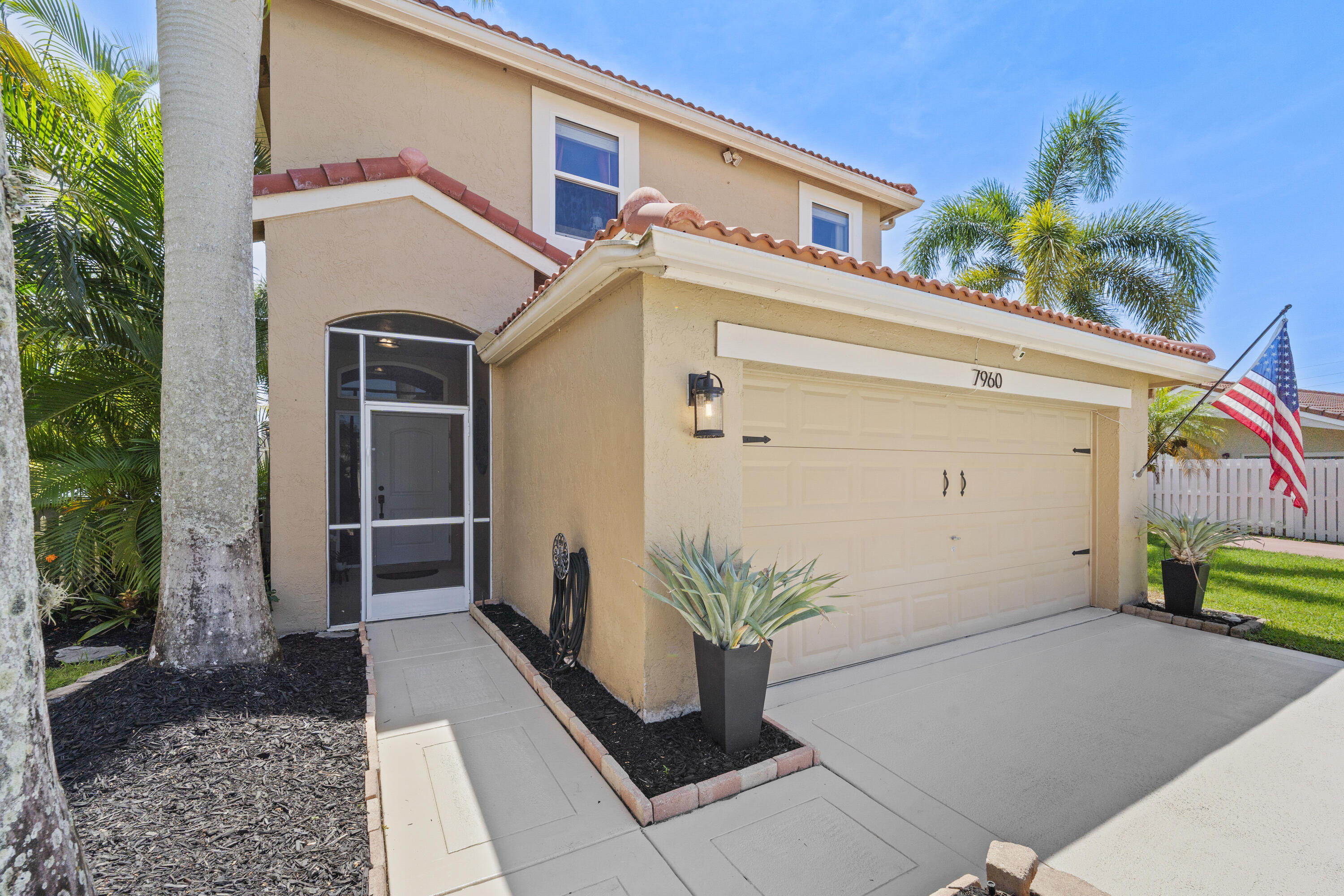 7960 La Rose Court
