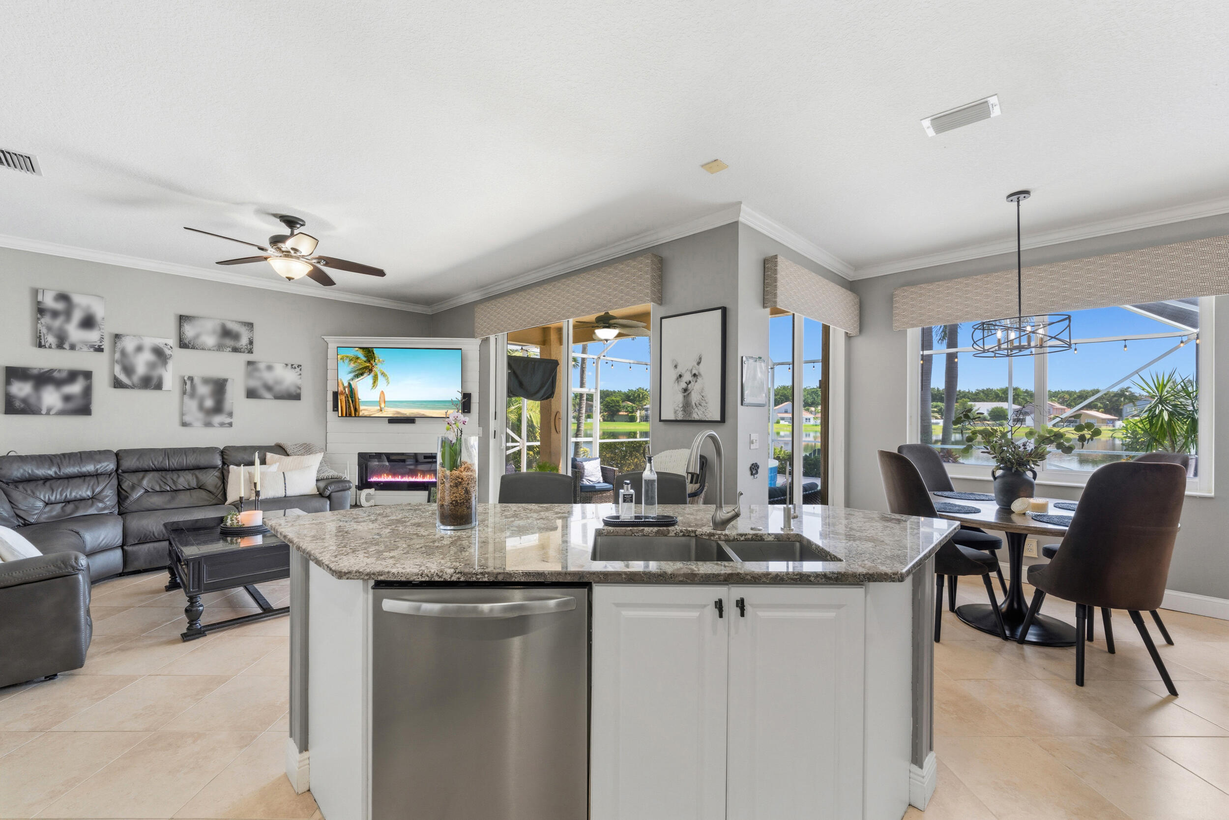7960 La Rose Court