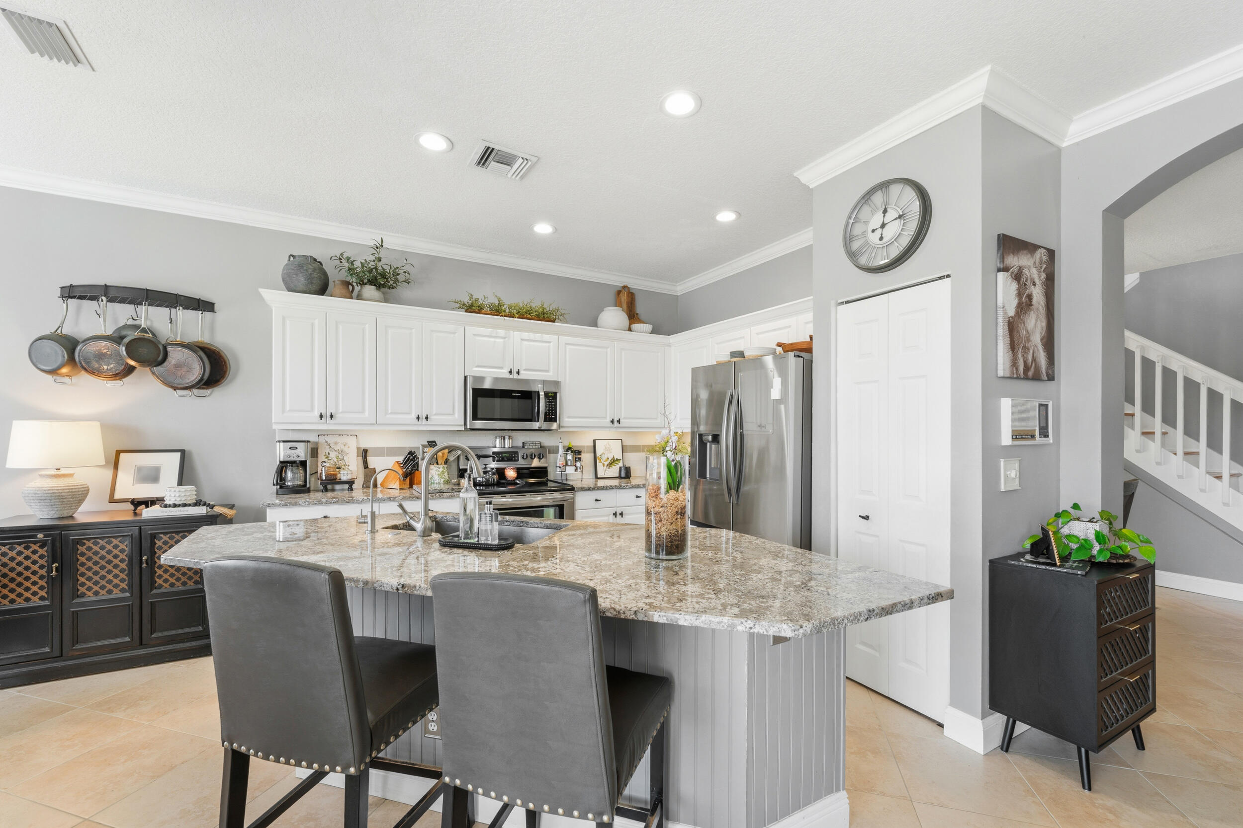 7960 La Rose Court