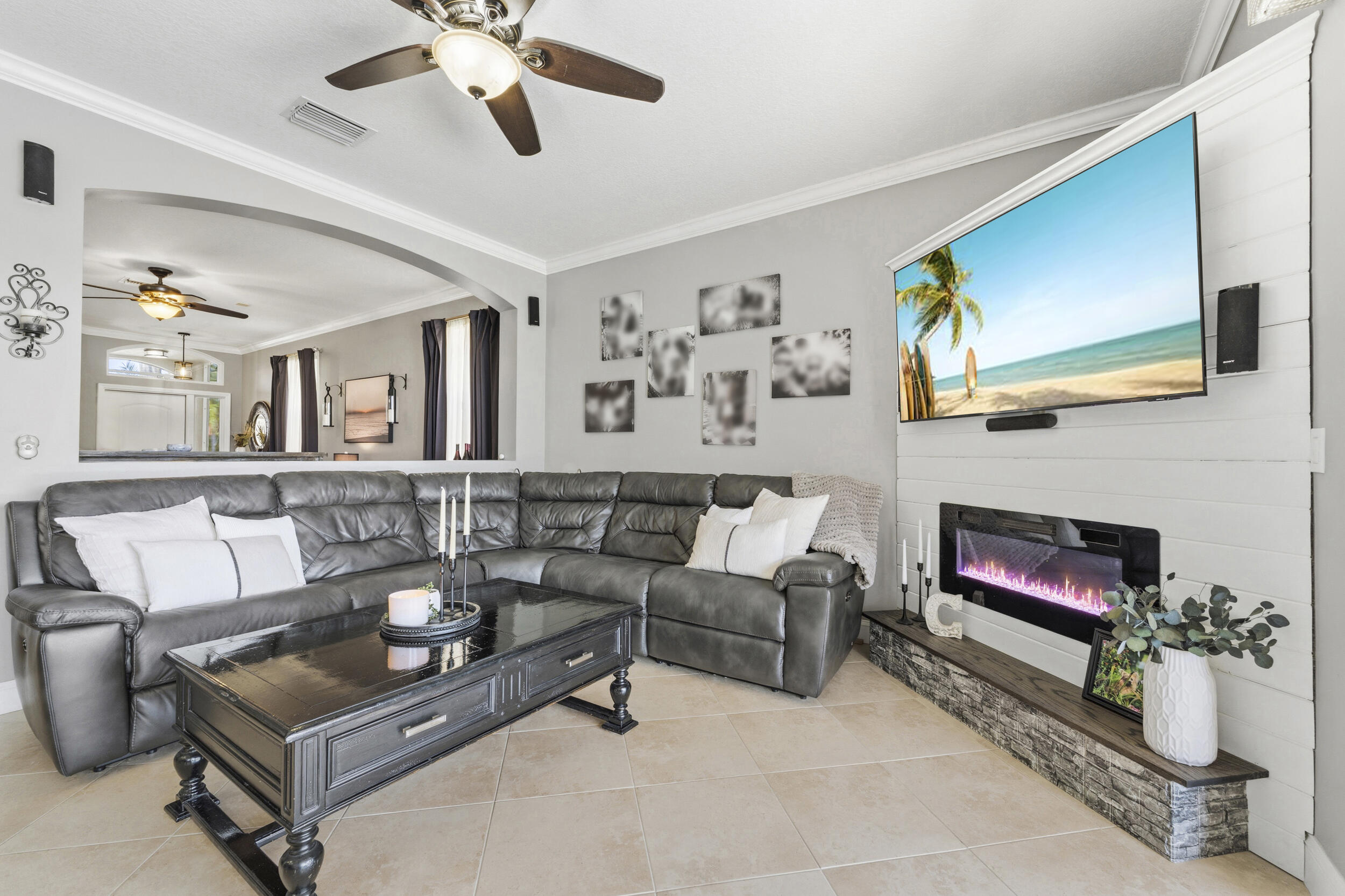 7960 La Rose Court