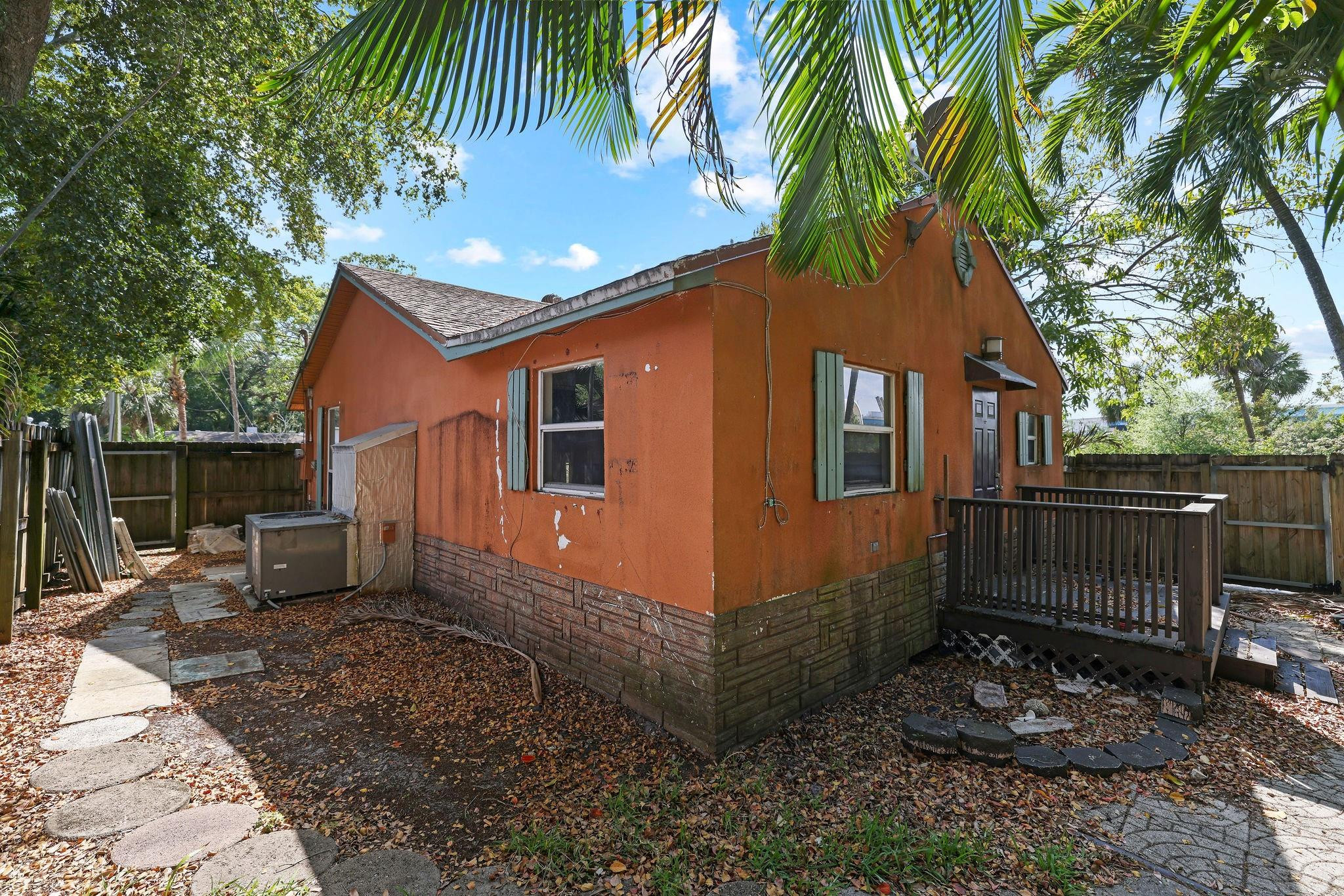 1871 SW 22nd Street