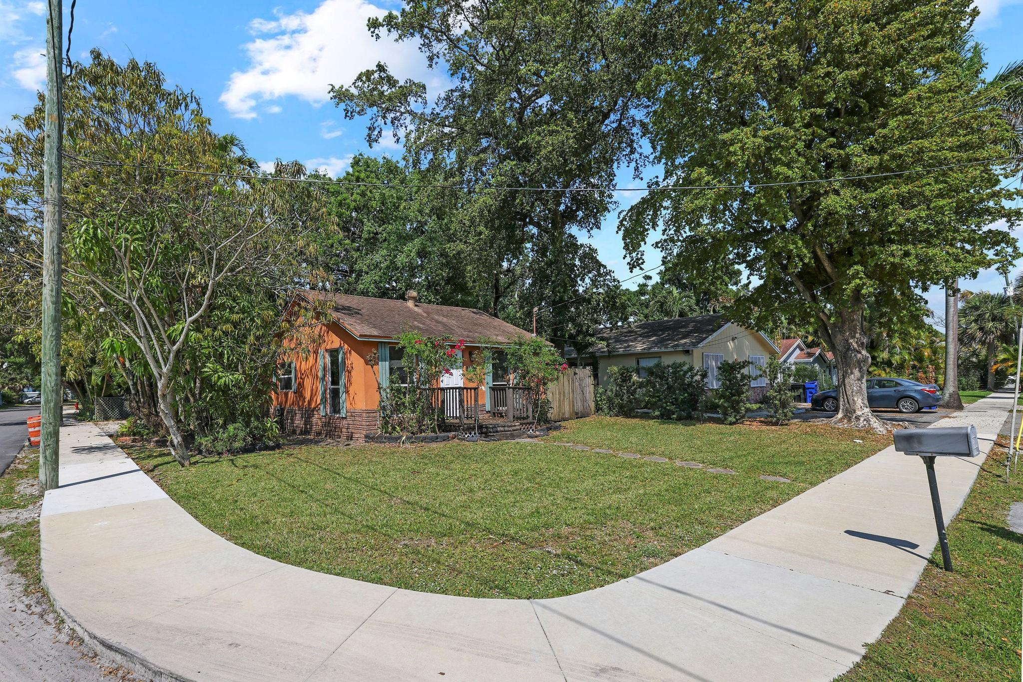 1871 SW 22nd Street