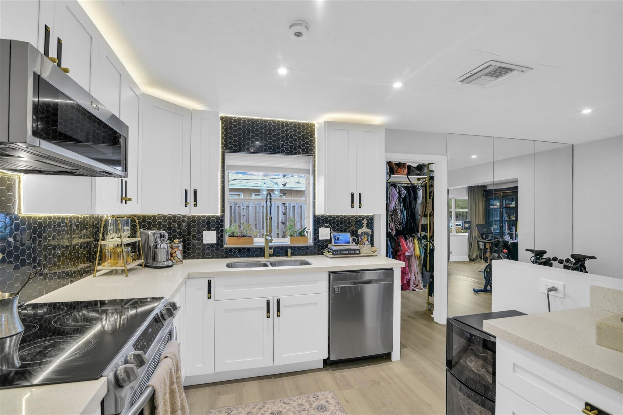 100 SW 17th Street