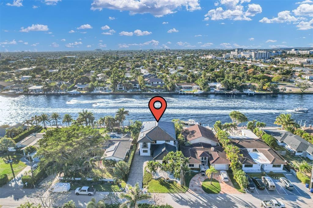 319 S Riverside Drive