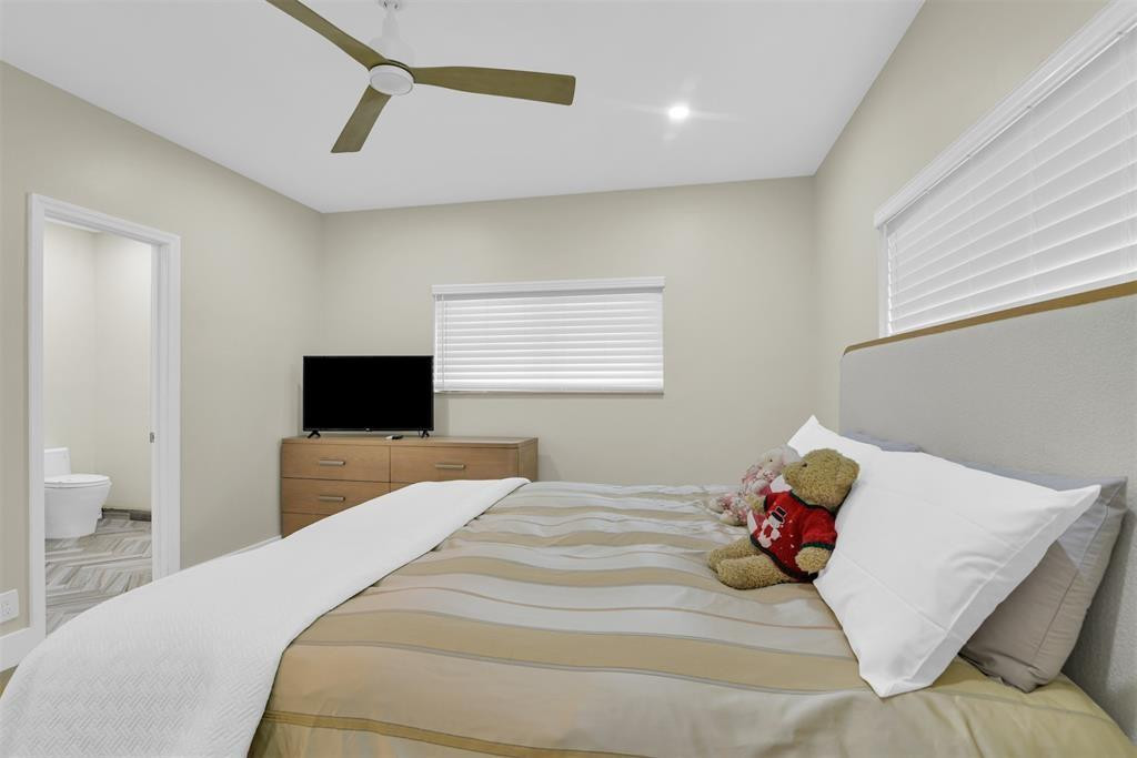 319 S Riverside Drive