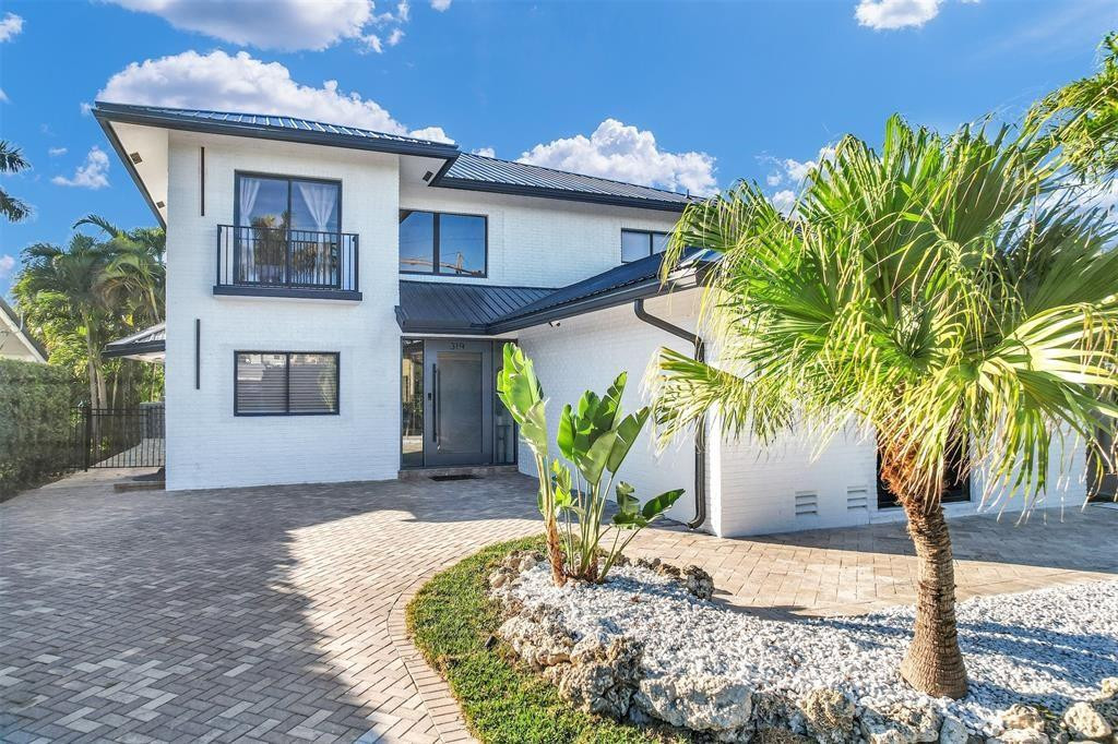 319 S Riverside Drive