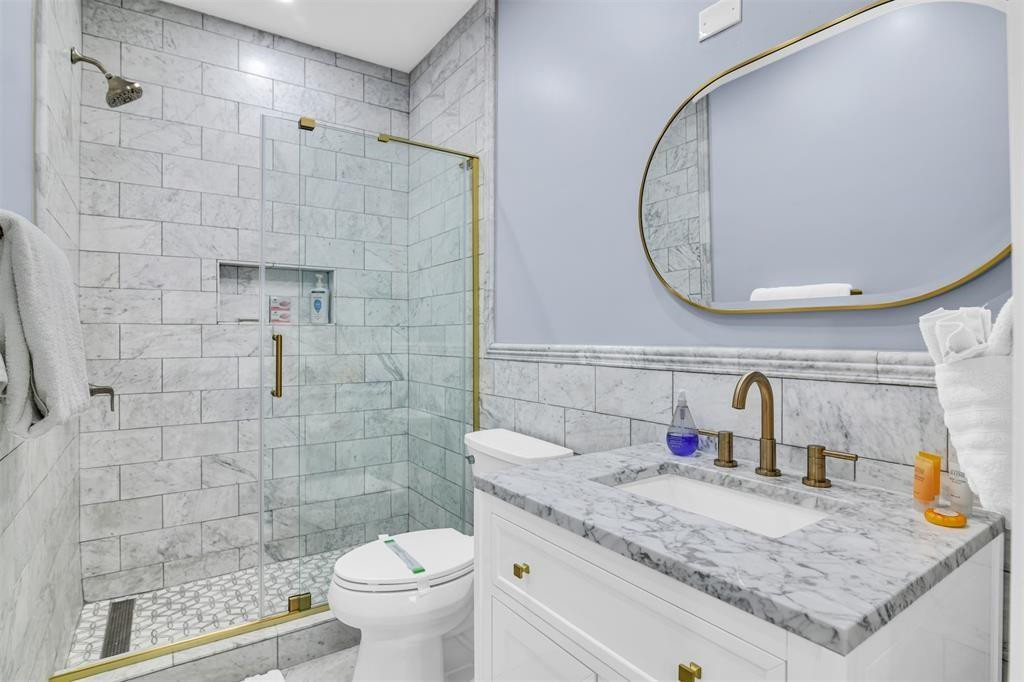 319 S Riverside Drive