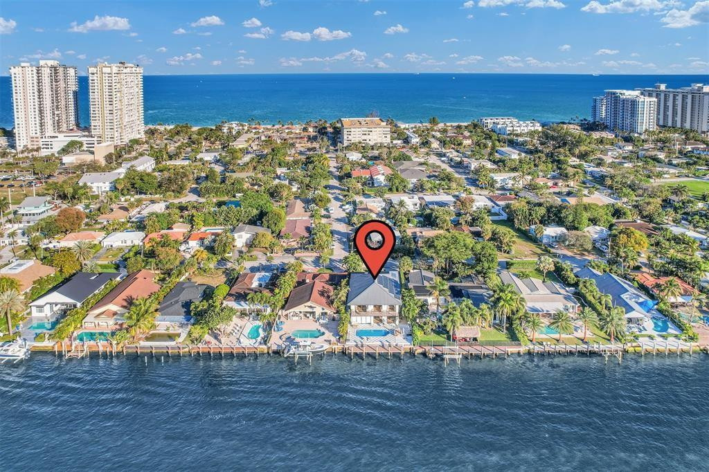 319 S Riverside Drive