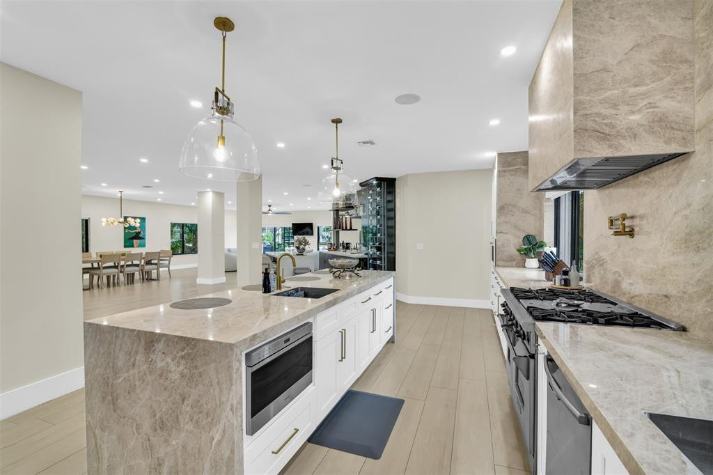 319 S Riverside Drive