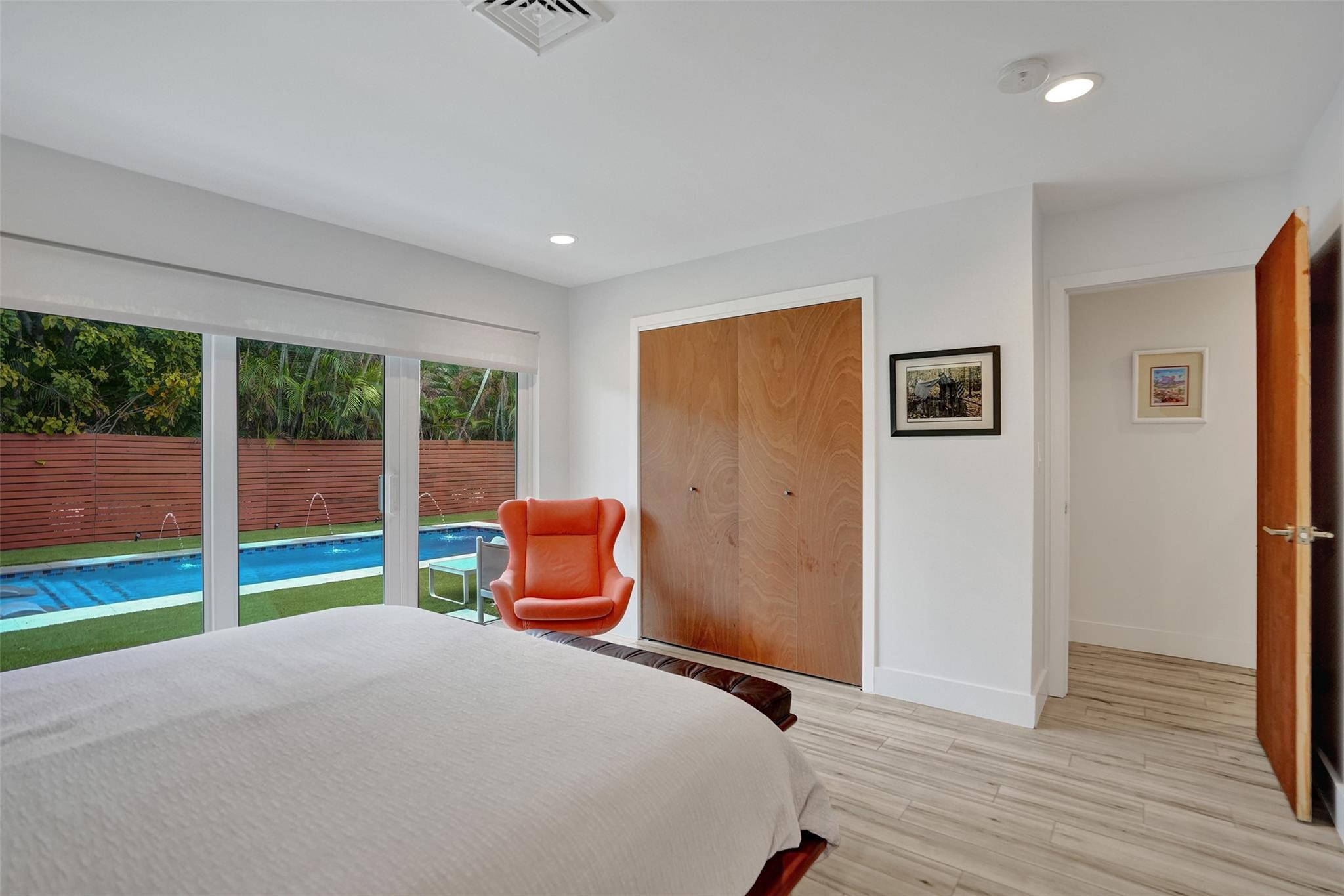 2111 N Ocean Boulevard