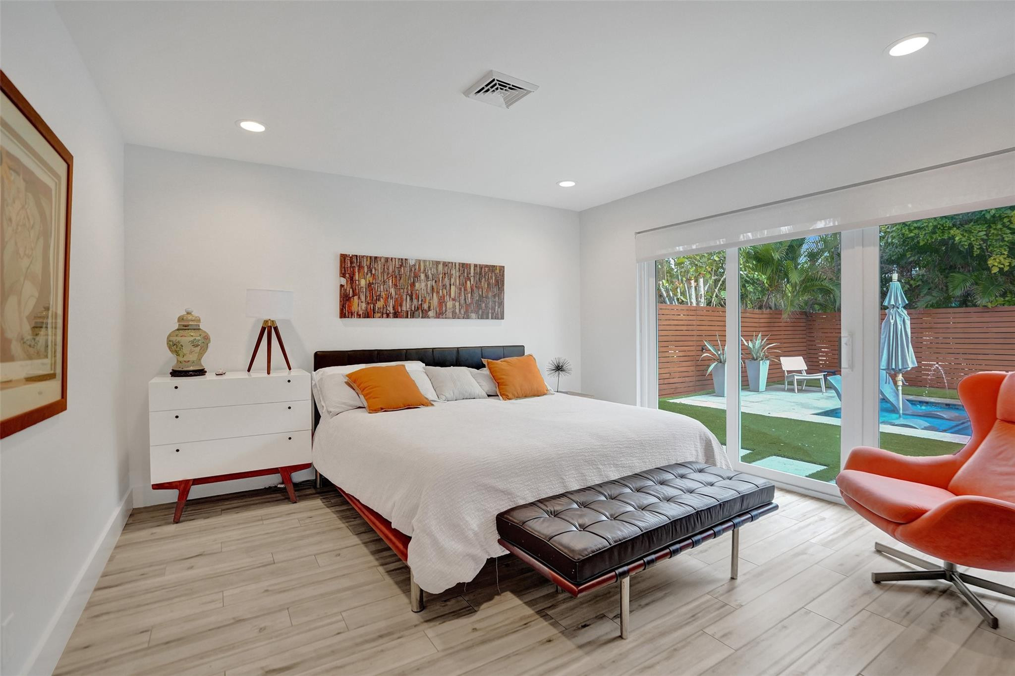 2111 N Ocean Boulevard