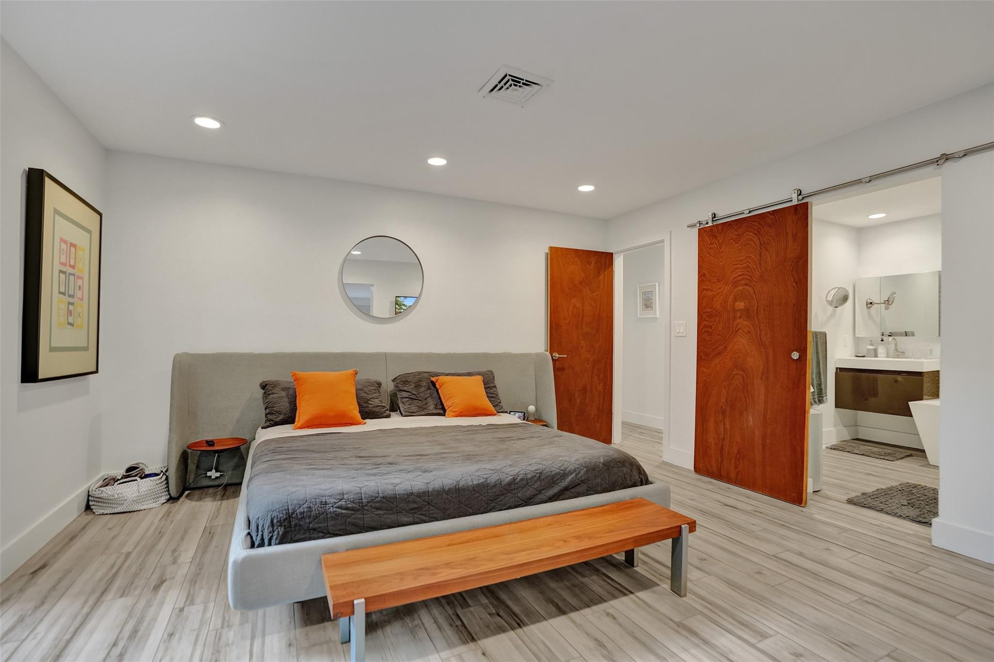 2111 N Ocean Boulevard