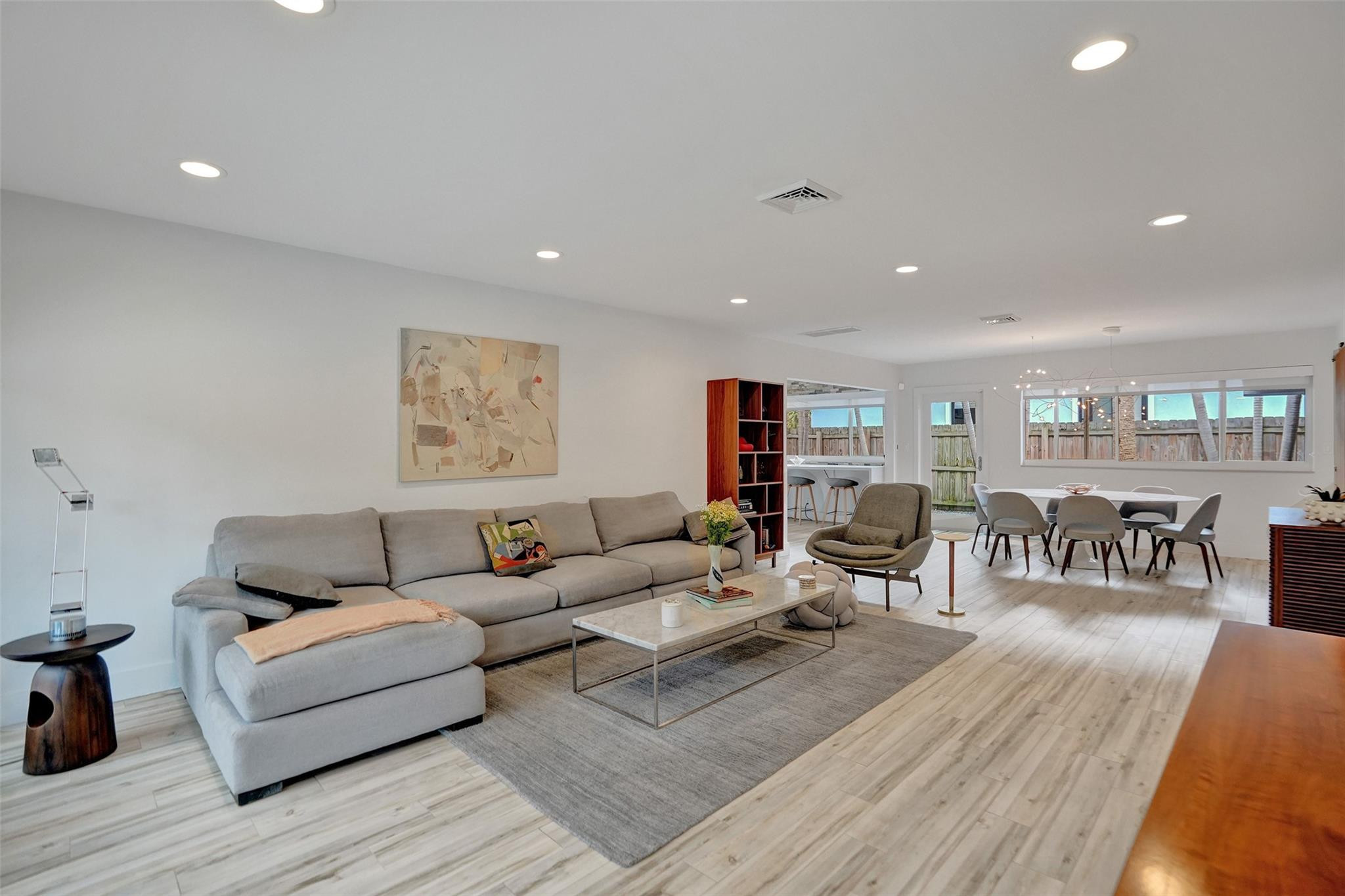 2111 N Ocean Boulevard