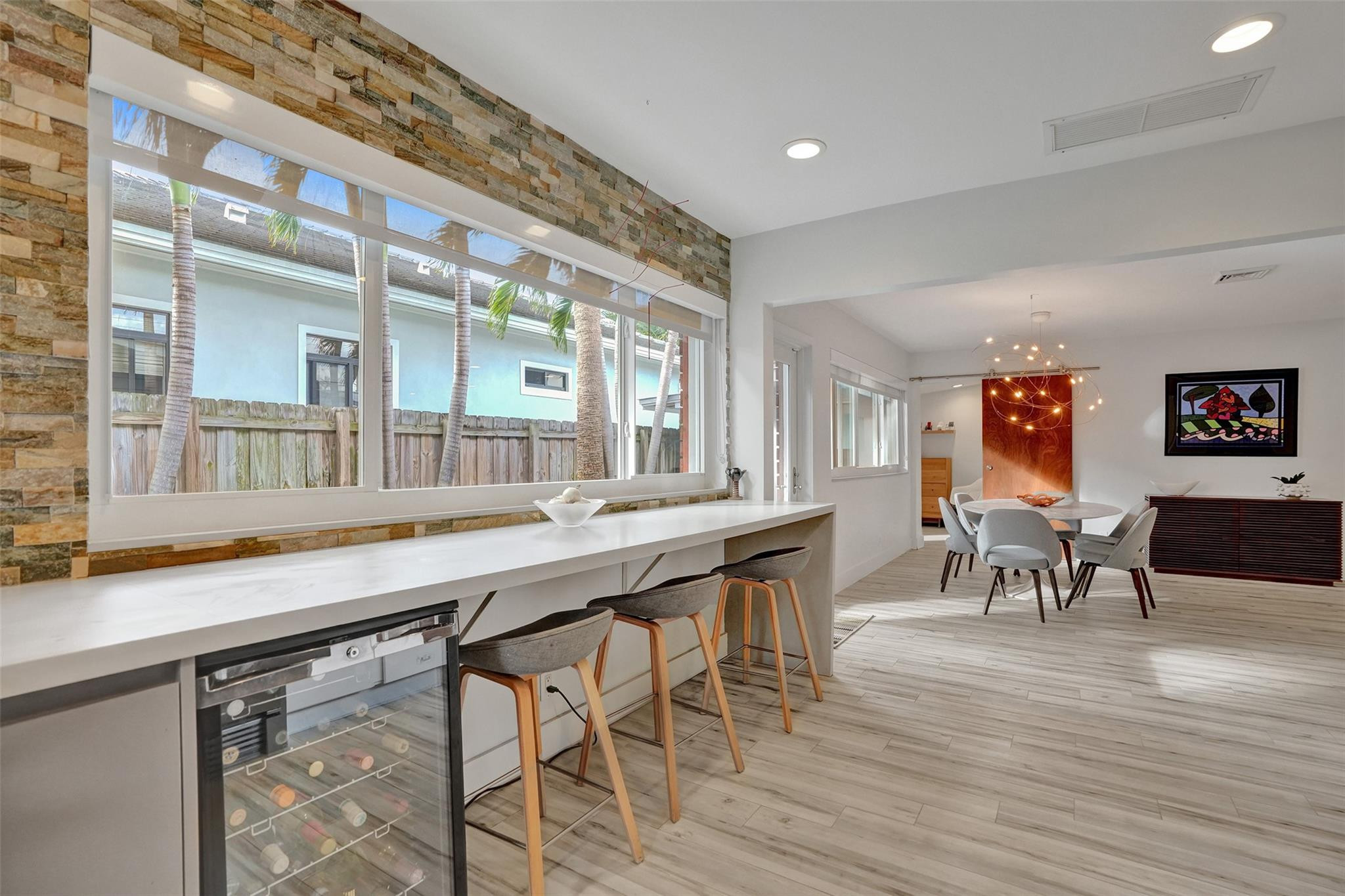 2111 N Ocean Boulevard