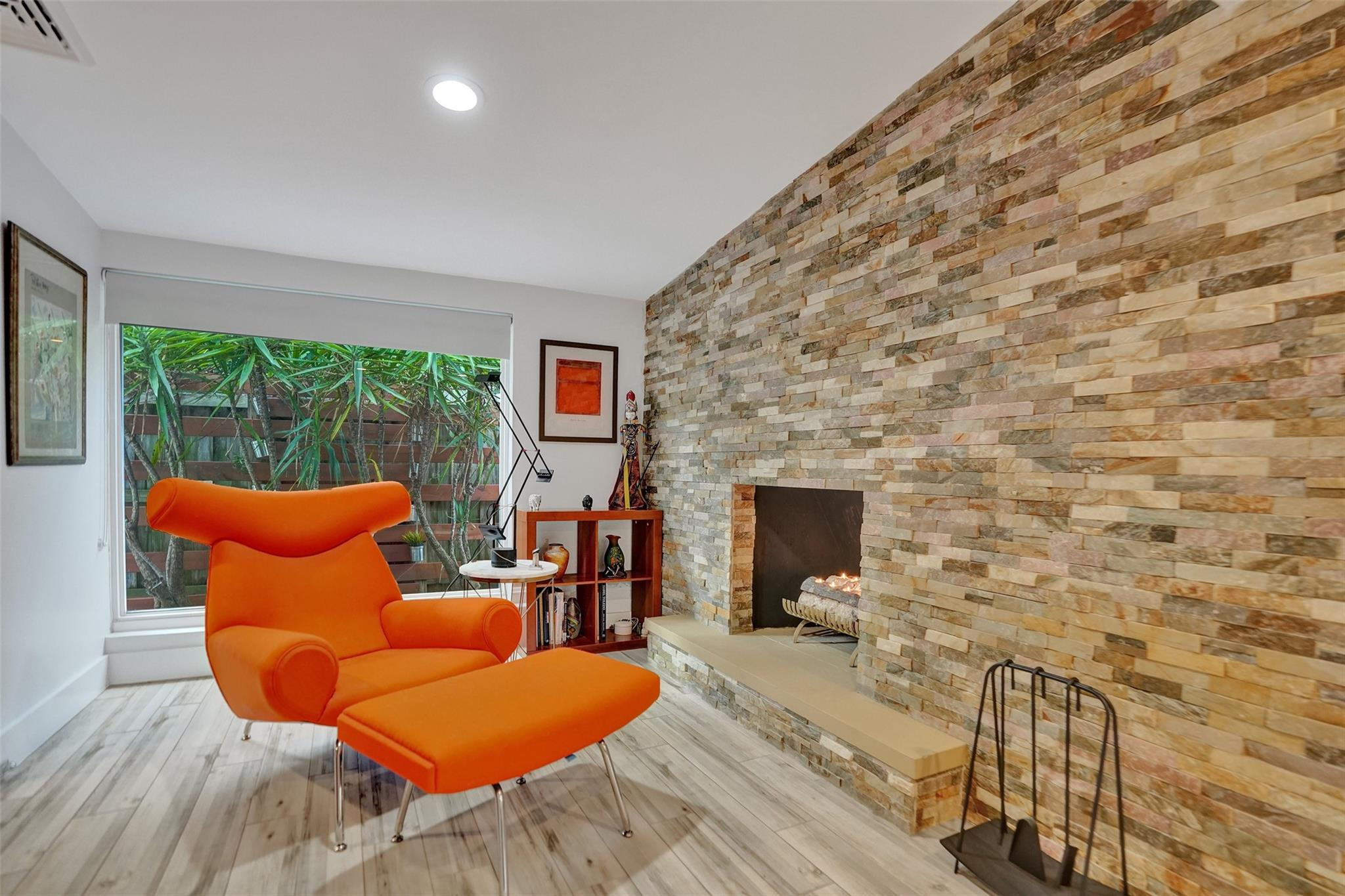 2111 N Ocean Boulevard