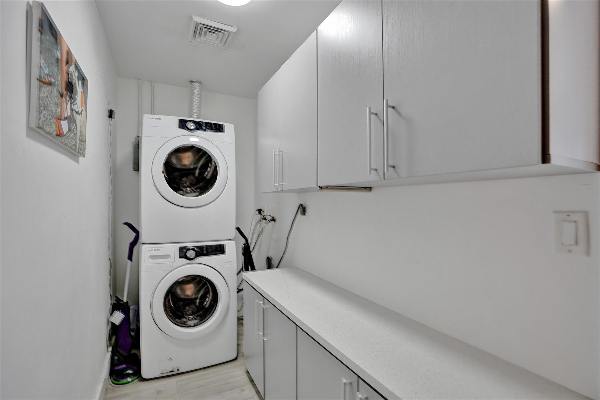 2111 N Ocean Boulevard