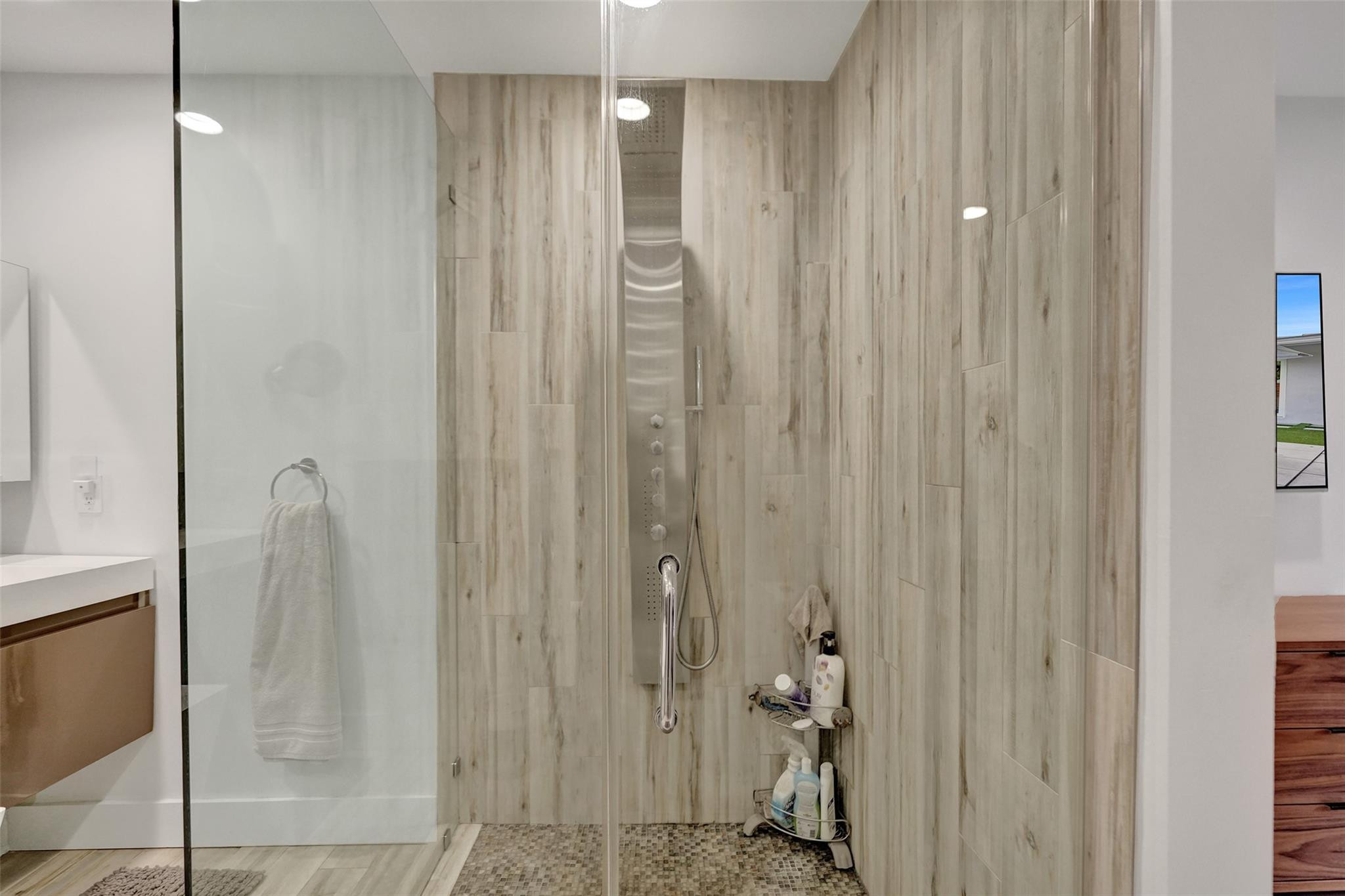 2111 N Ocean Boulevard