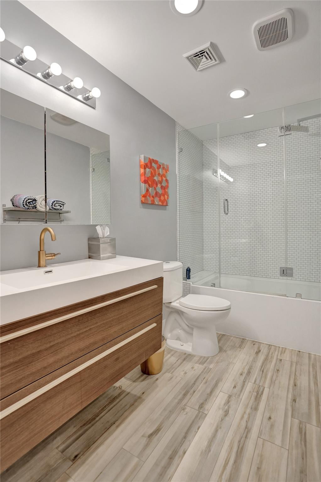 2111 N Ocean Boulevard