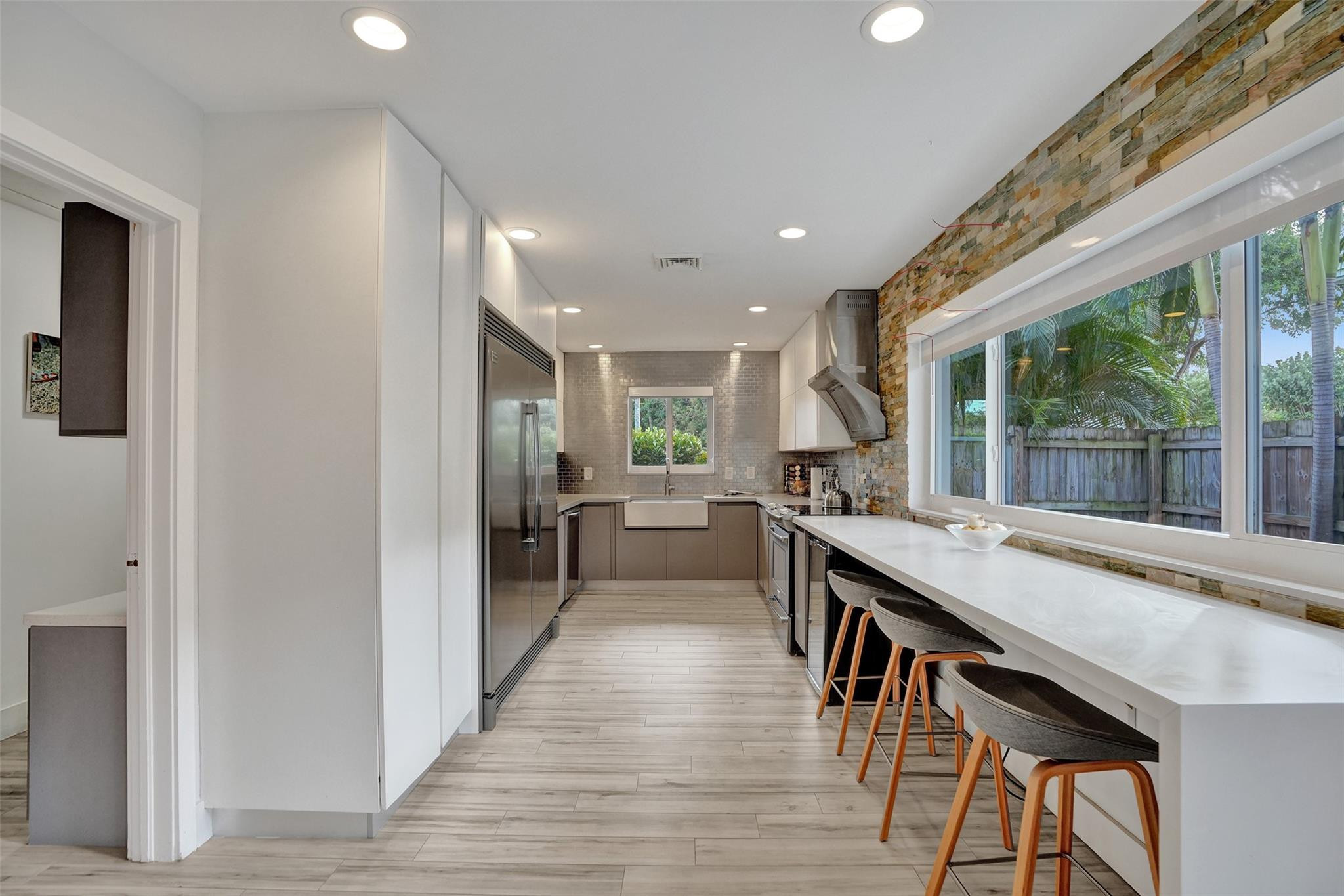 2111 N Ocean Boulevard