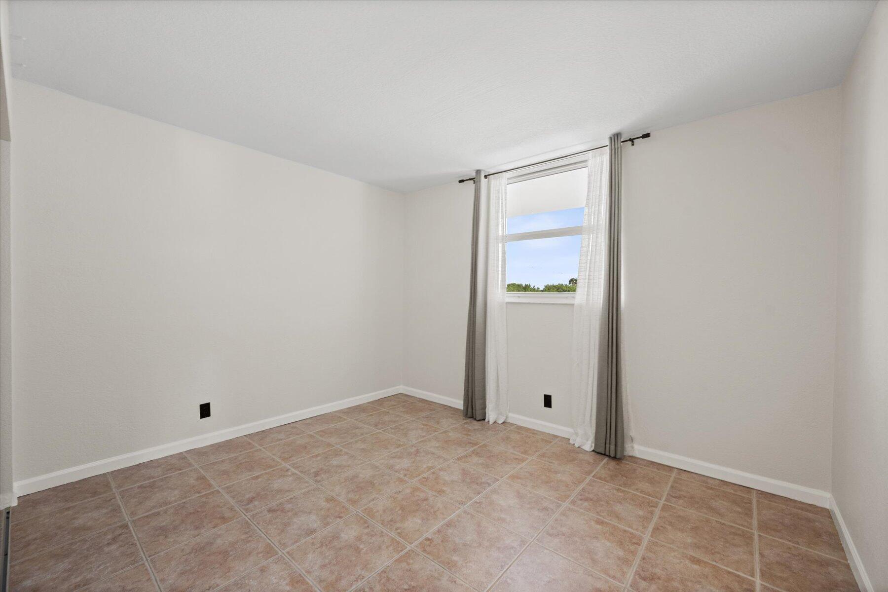 689 NE 6th Court 401