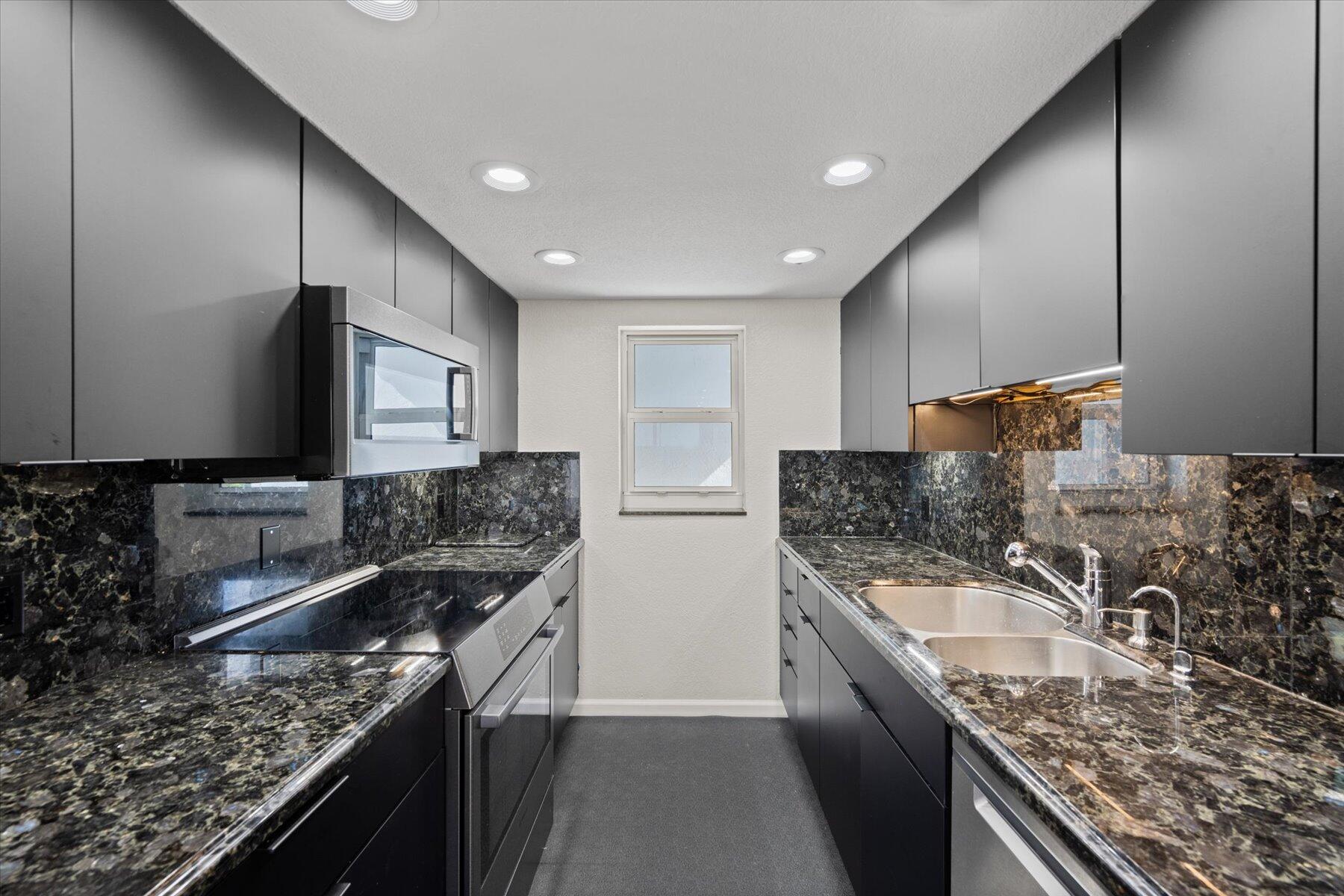 689 NE 6th Court 401