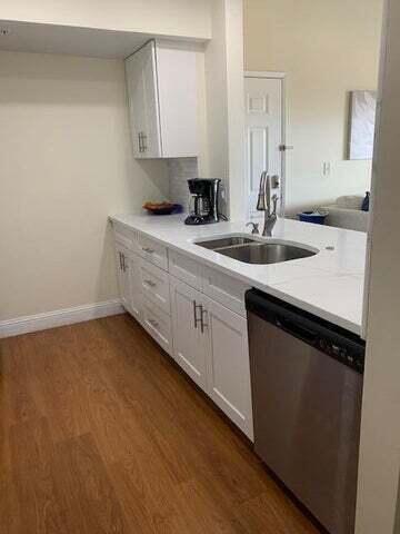 157 Yacht Club Way 303