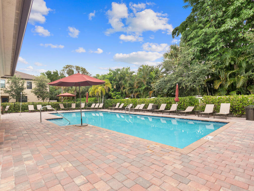 2784 Troubadour Street