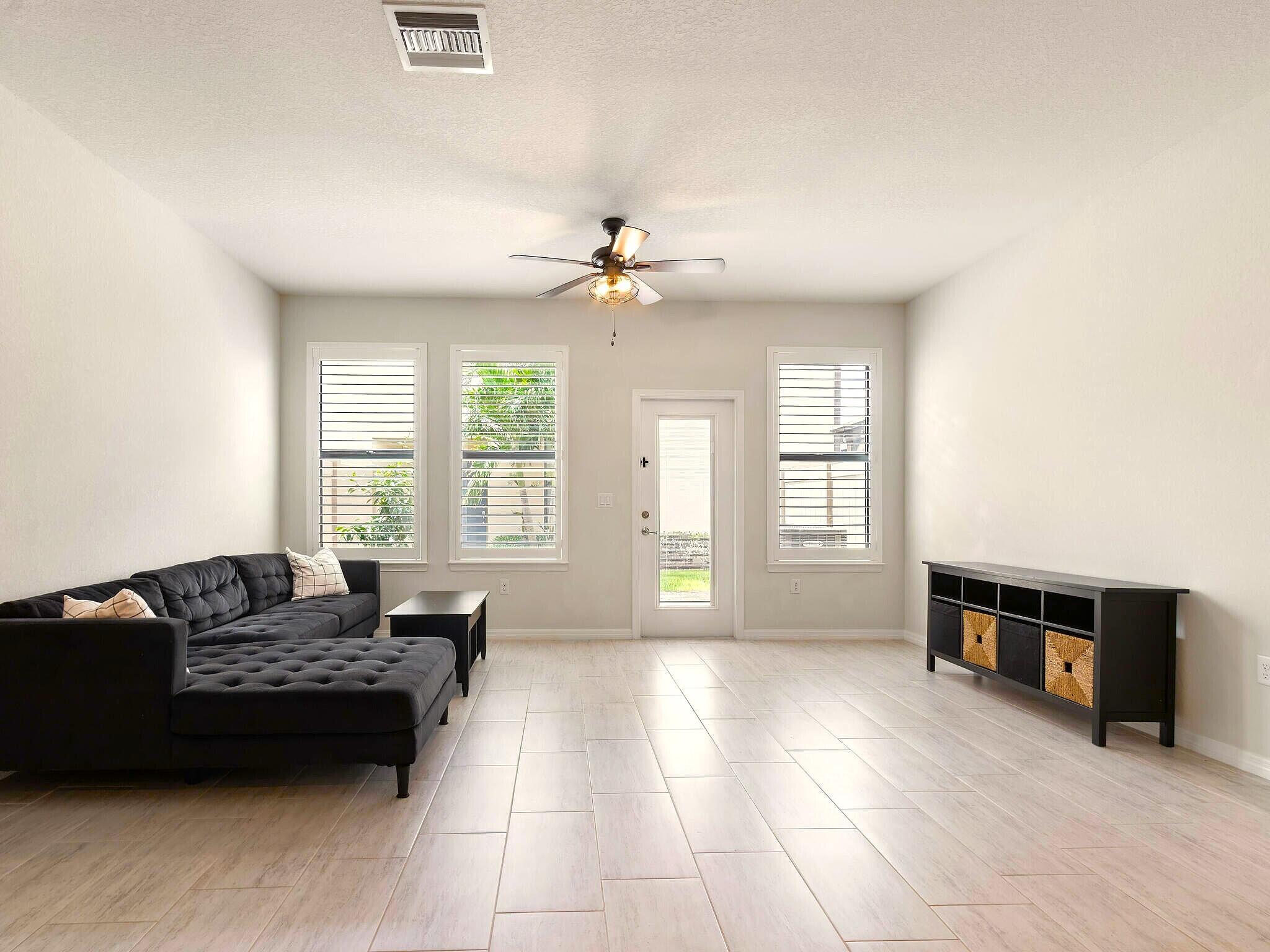 2784 Troubadour Street