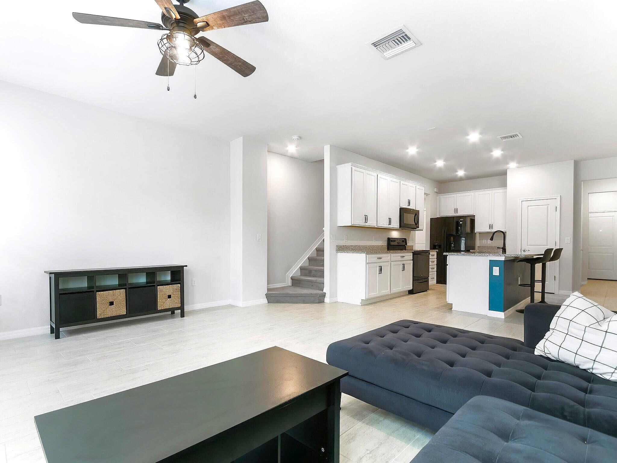 2784 Troubadour Street