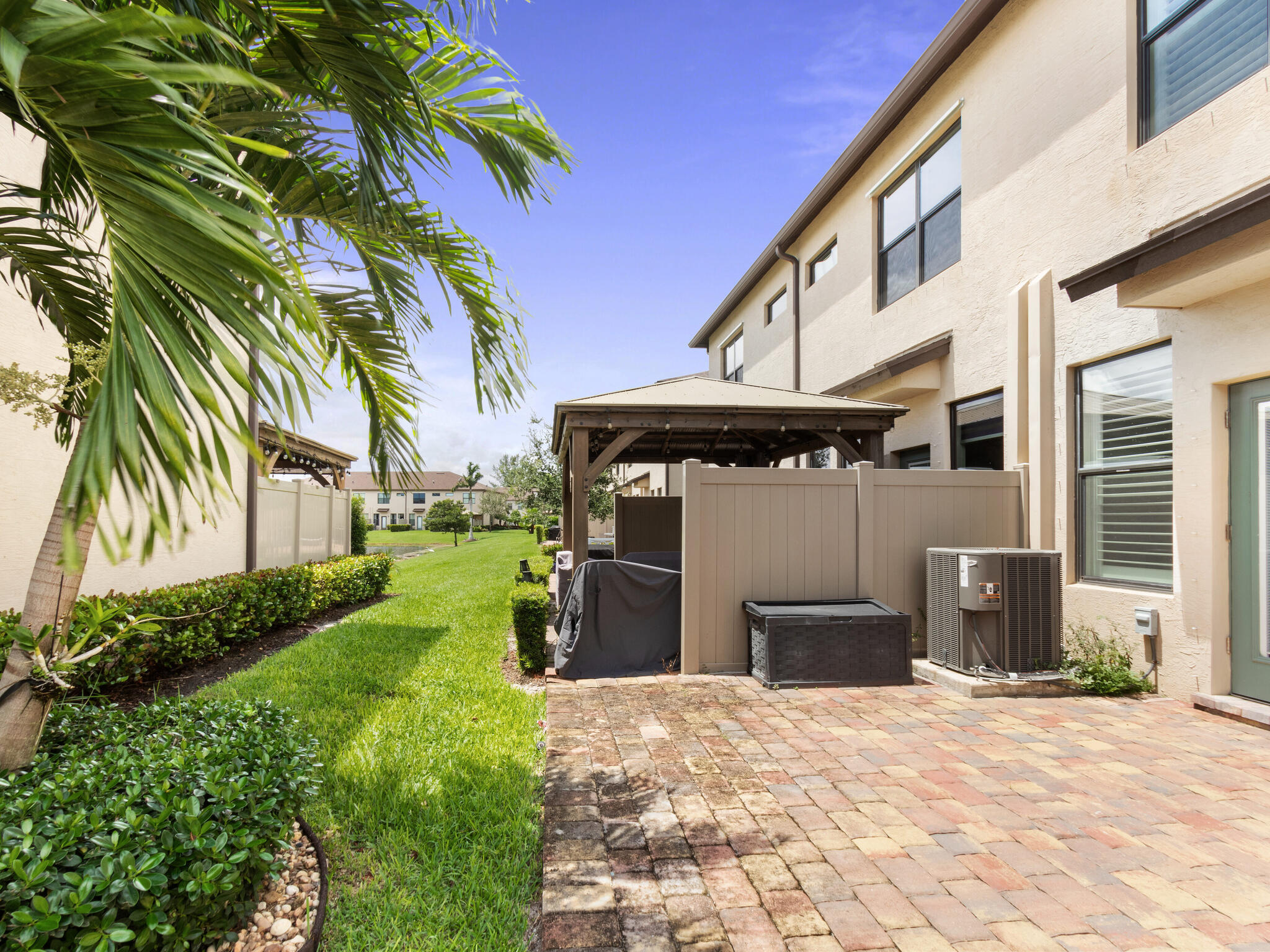 2784 Troubadour Street