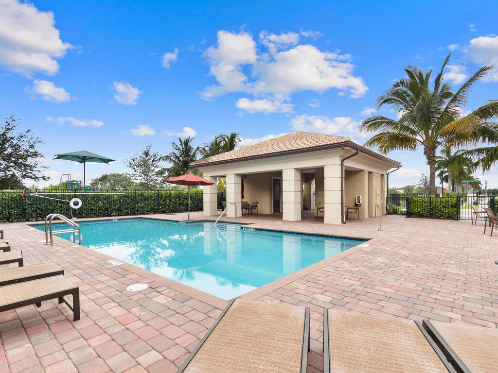 2784 Troubadour Street