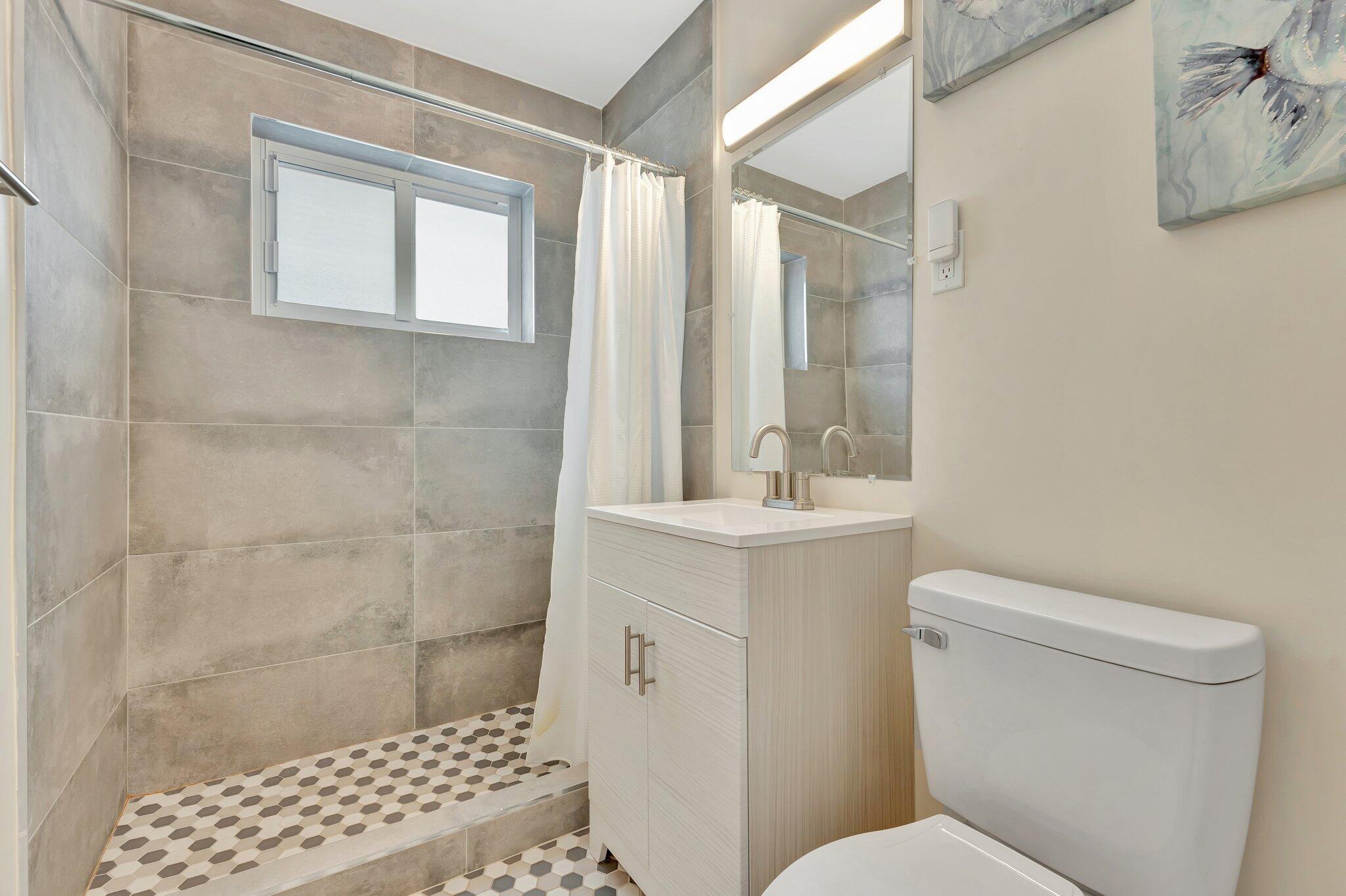 3208 Marine Drive 3