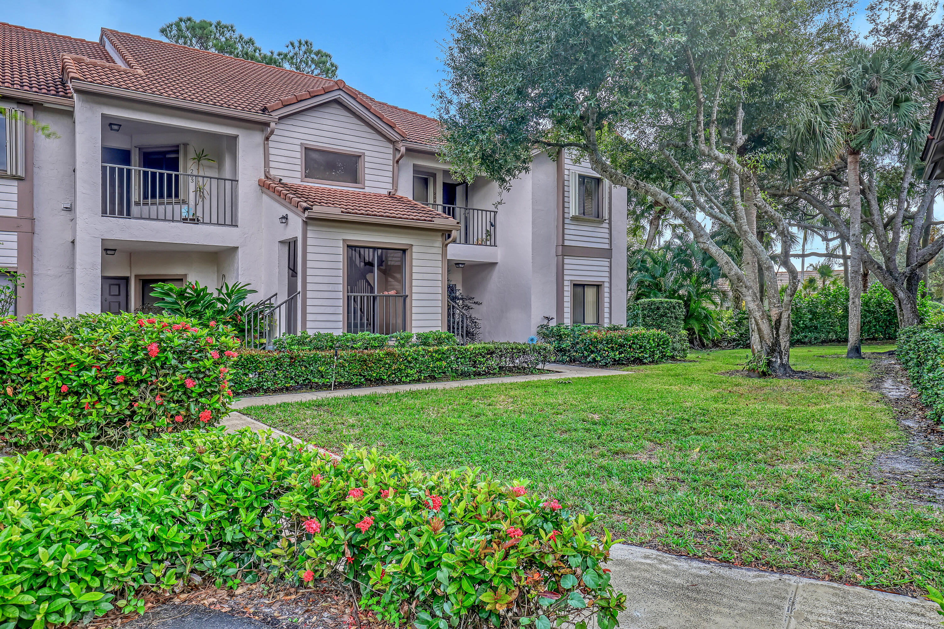 1143 Duncan Circle 203